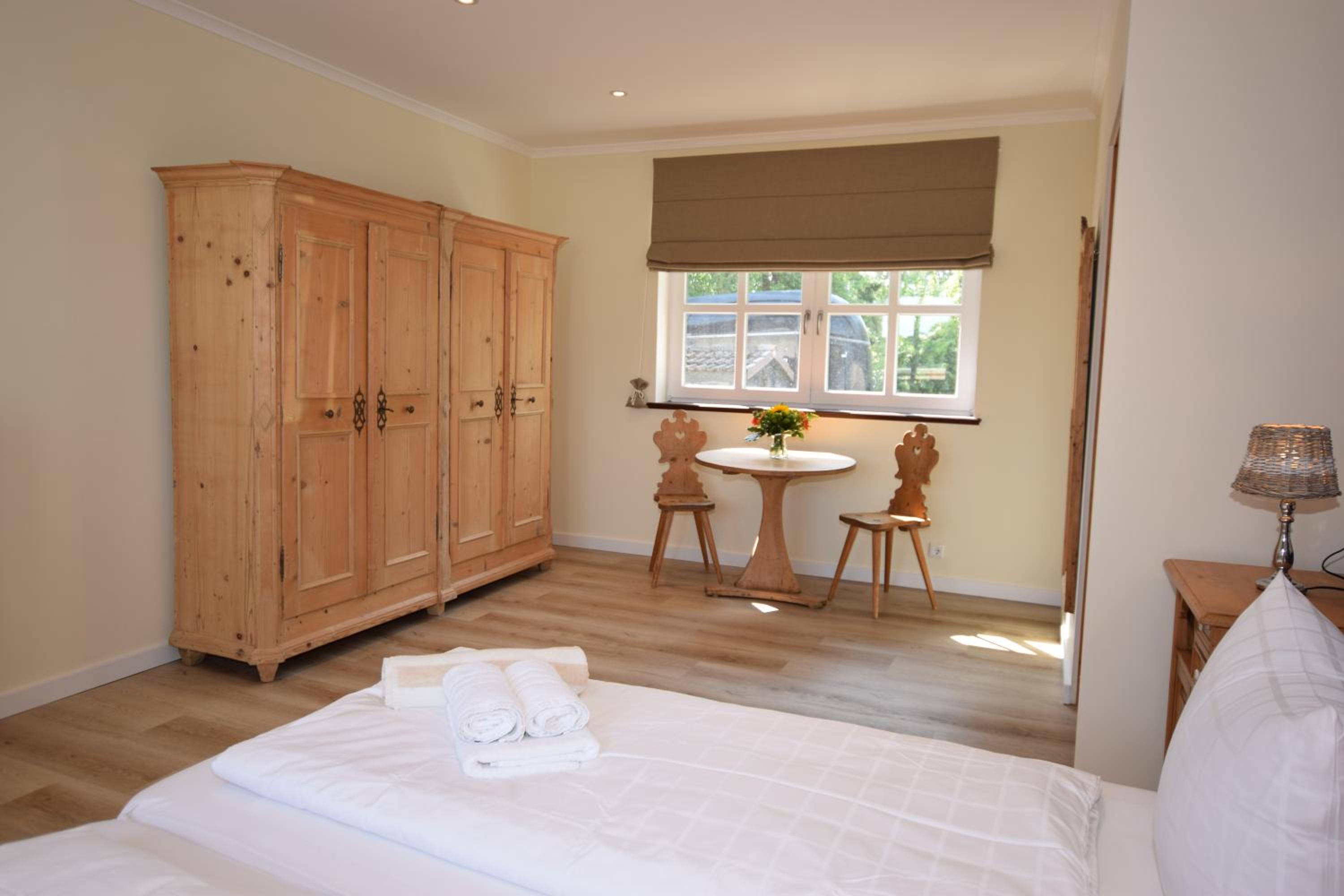Landhaus Hideaway mit Aussenpool, Sauna und Kamin