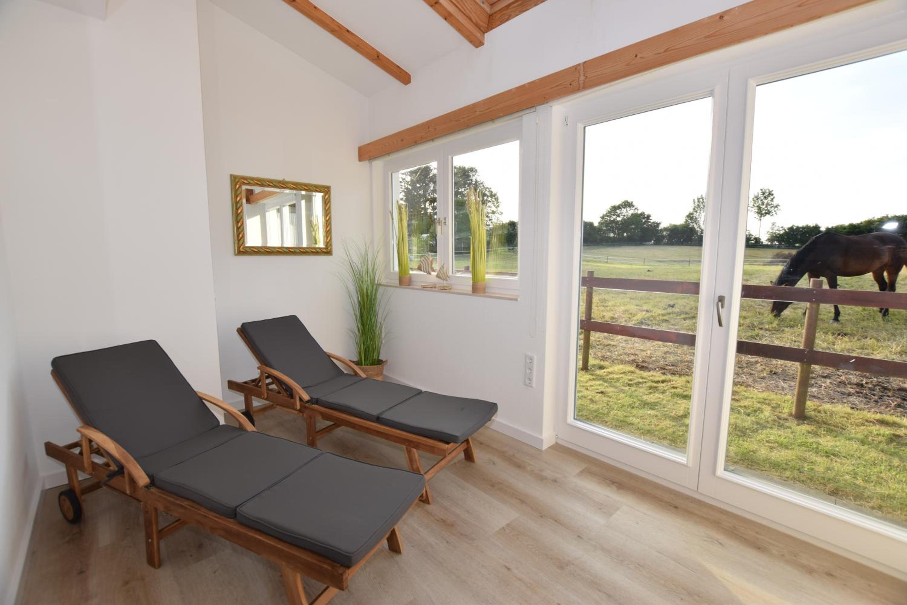 Landhaus Hideaway mit Aussenpool, Sauna und Kamin