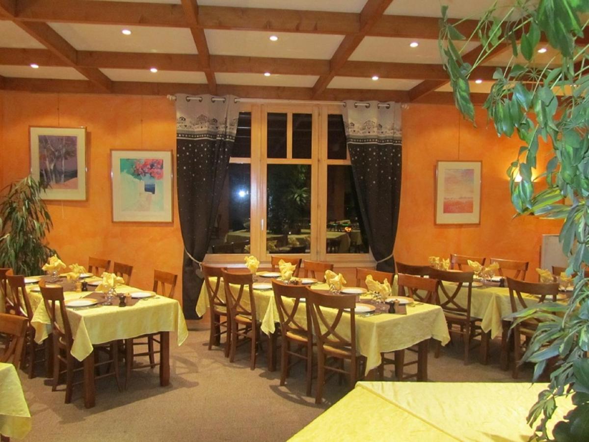 restaurant