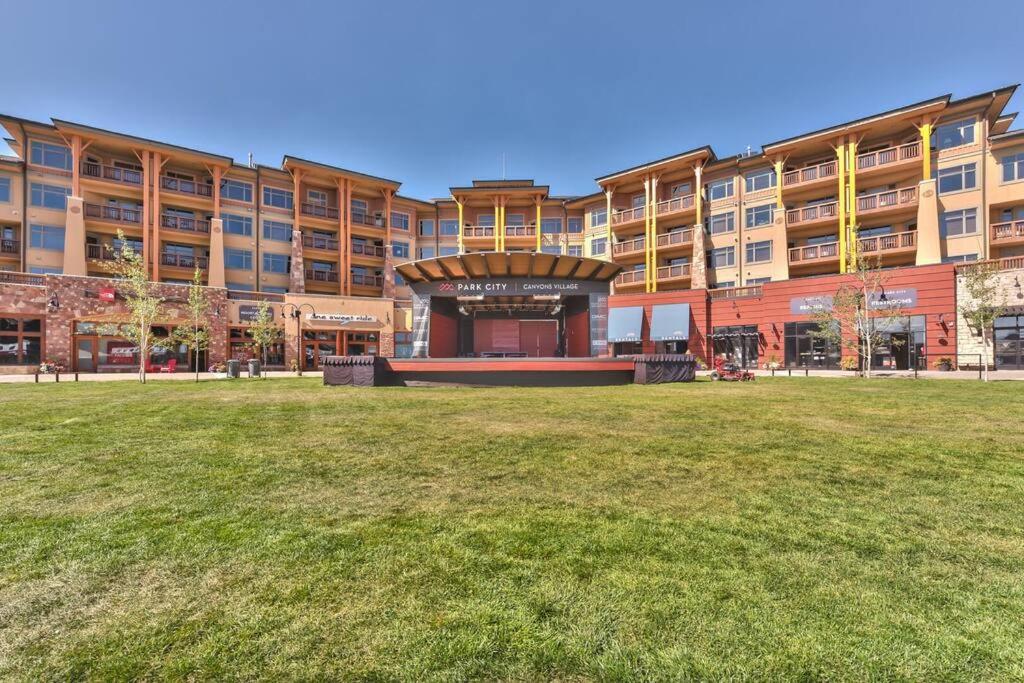 Ski In Ski Out Conde Nast and Forbes Award Winner Hotel Room Pool Hot Tub Gym C415A view 3