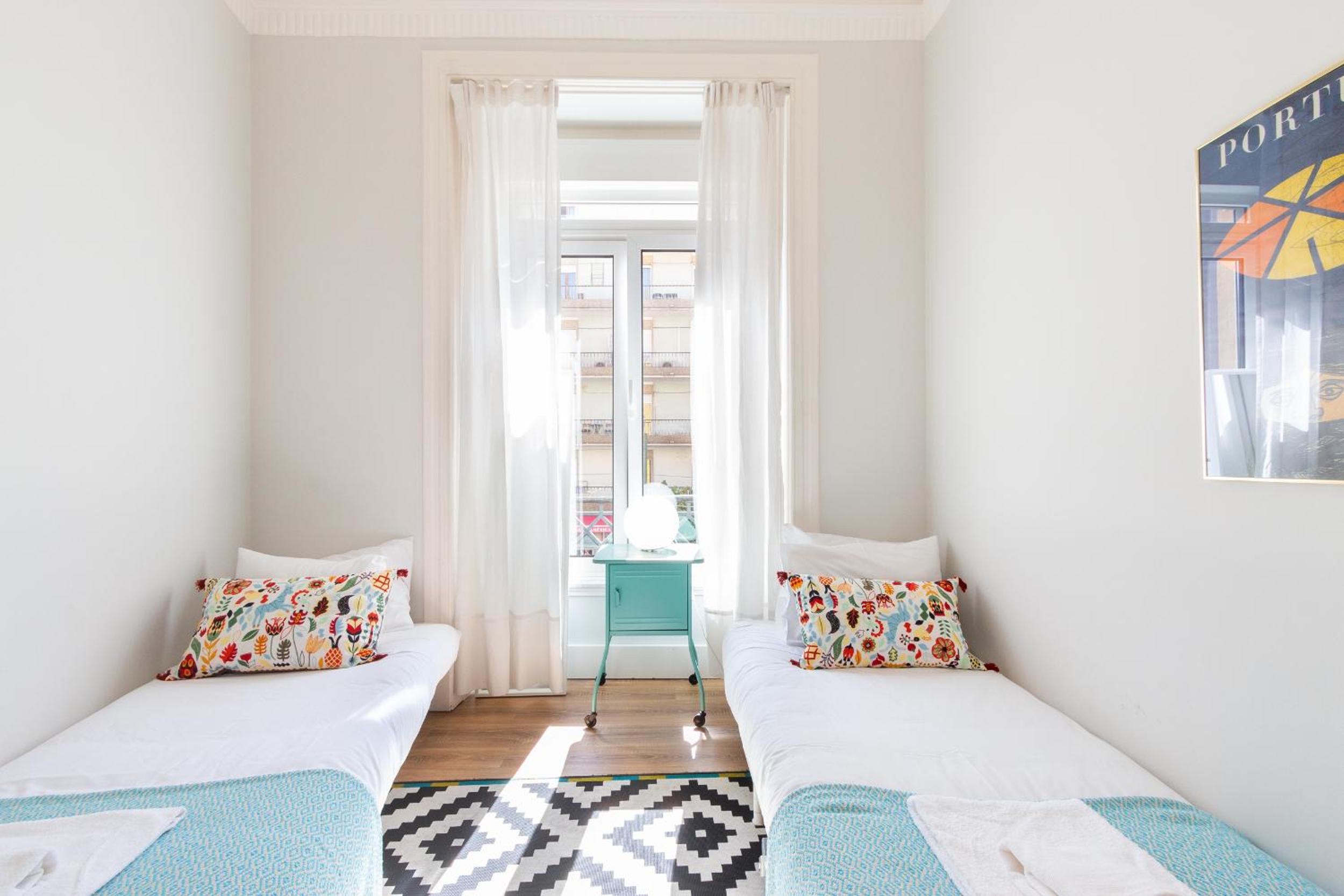 Bright City Center, 10m from subway, 6 rooms, up to 20 PPL view 5