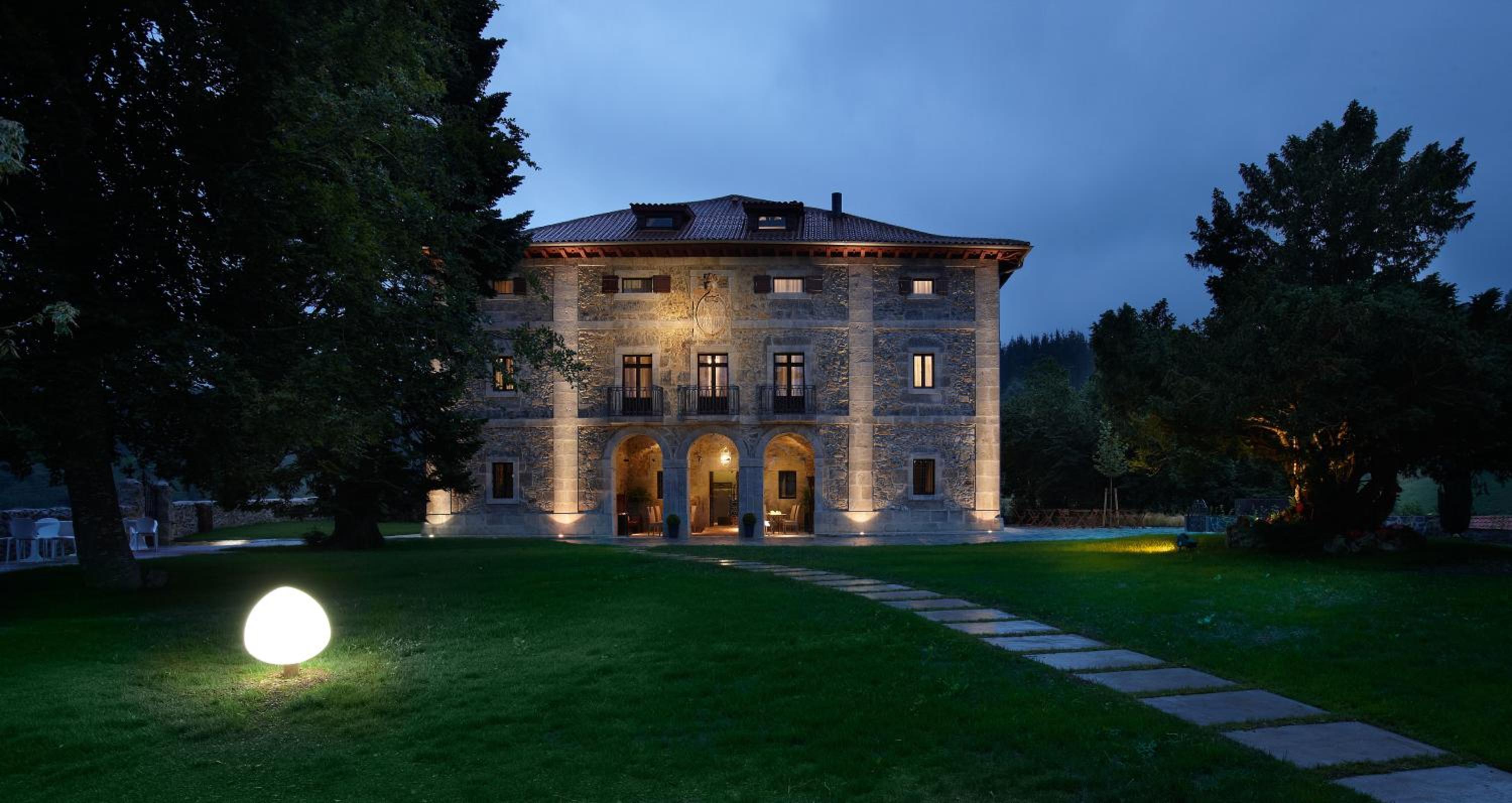 Hotel Iriarte Jauregia - Image 1