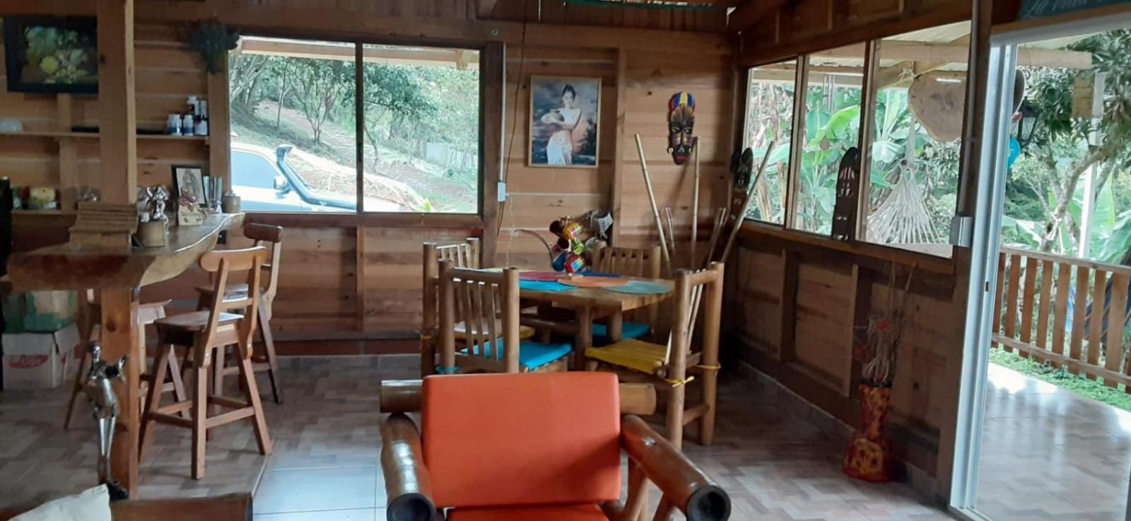 LA CASA DEL BOSQUE Via SALADITO