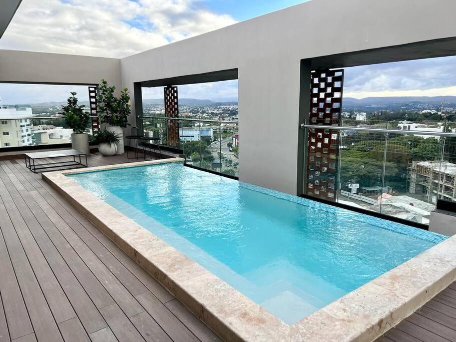 Rialto Residences / pool and gym / Luxury Apartment view 4