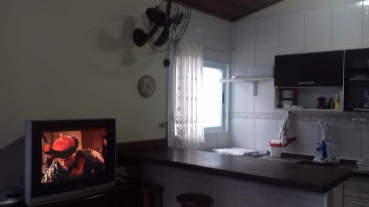 CASA 2 DORM UBATUBA PRAIA MARANDUBA no CONDOMINIO BRISAS DA PRAIA com Wifi Gratis, CHURRASQUEIRA 02 Vagas Garagem