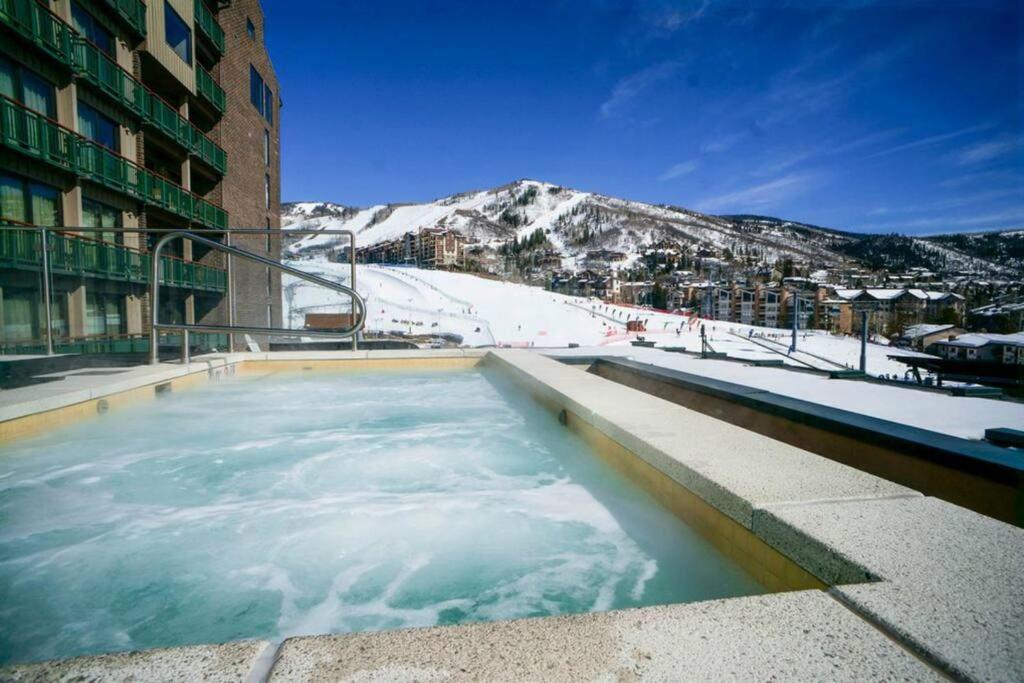 Penthouse Ski-In Ski-Out Above Sheraton 1bd 1.5ba view 4