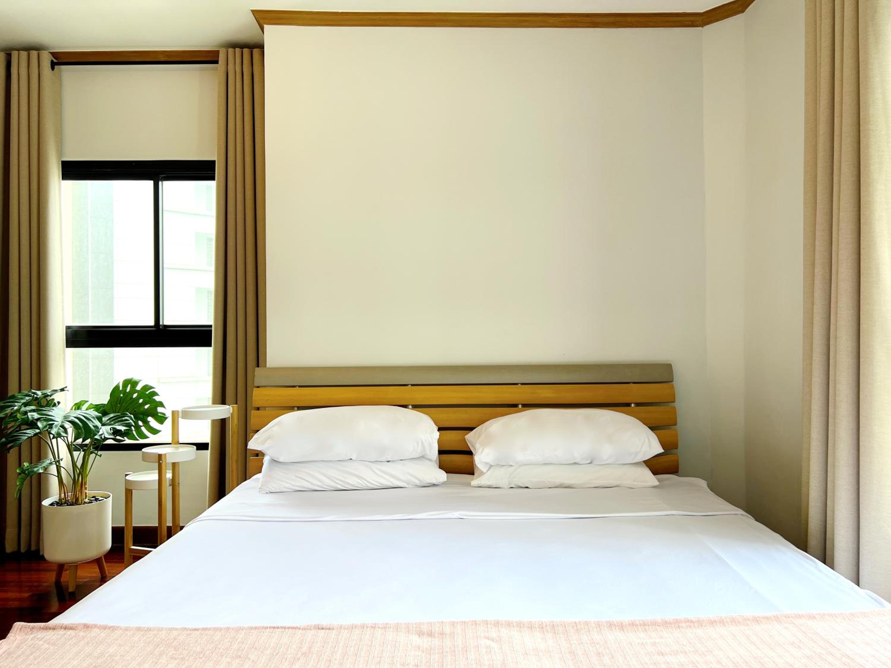 Center Bangkok Suite next to Platinum mall