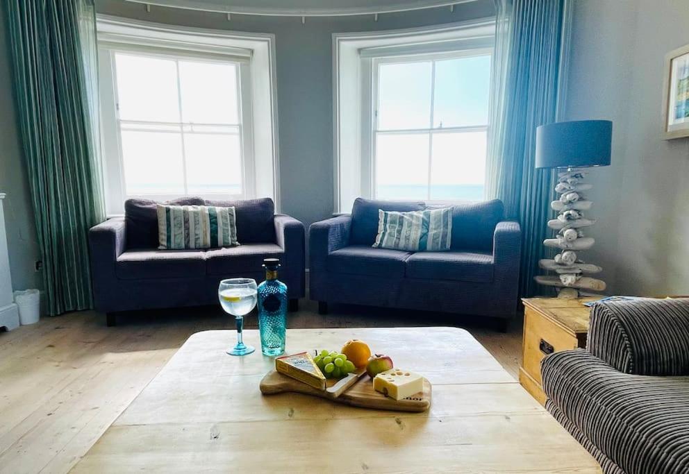 Pirates Place Ventnor Esplanade Beach and Sea Views view 5
