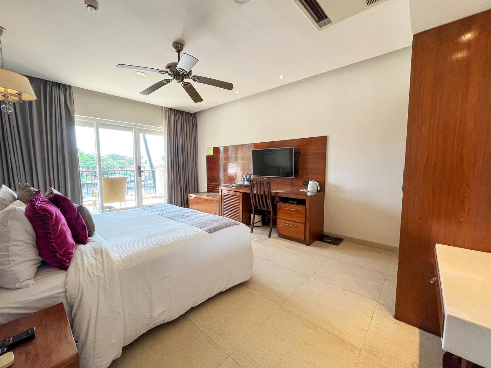 Acron Waterfront Resort