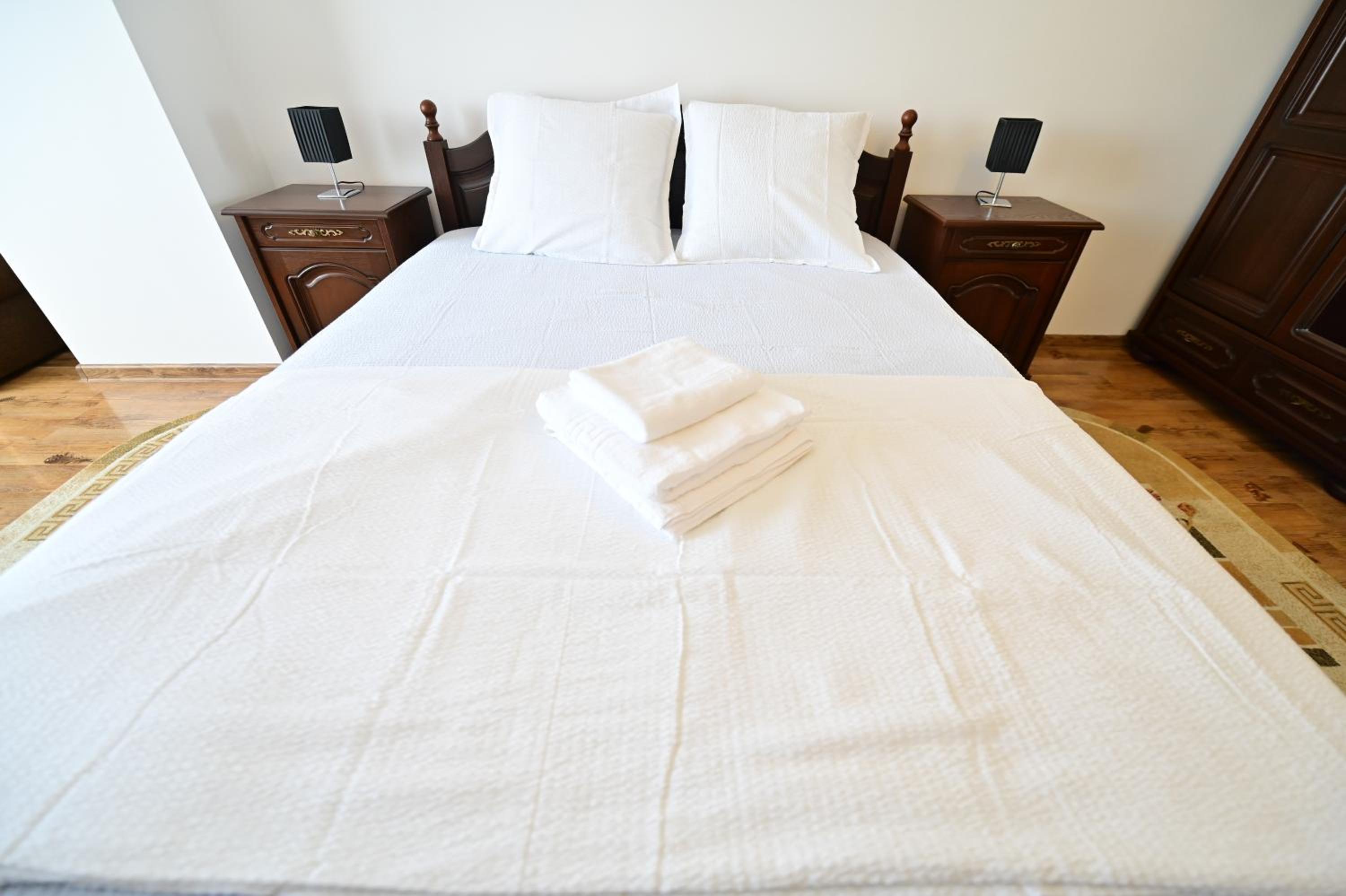 Vacation Apartment with free parking view 4