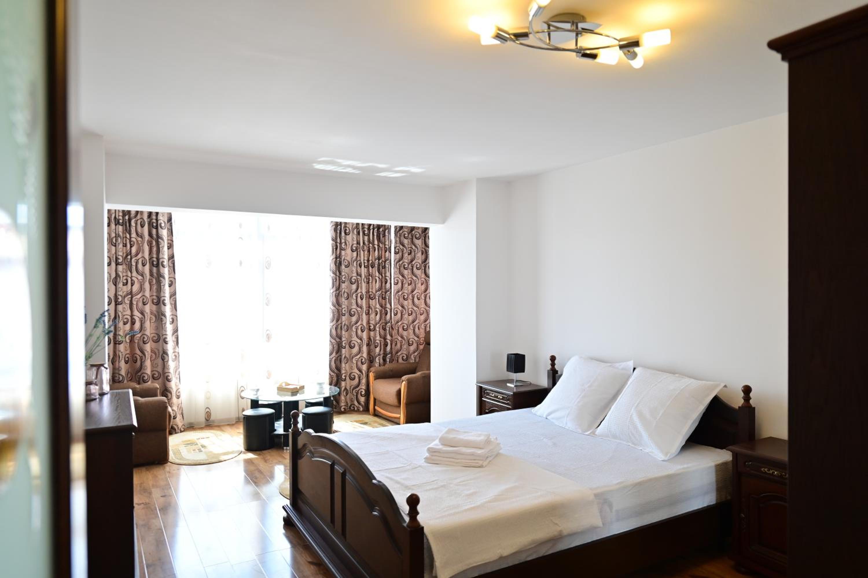 Vacation Apartment with free parking view 2