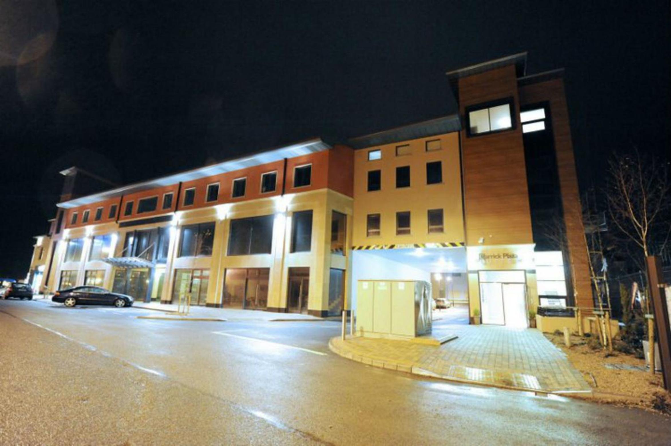 Hotel Carrick Plaza Suites and Apartments - Image 1