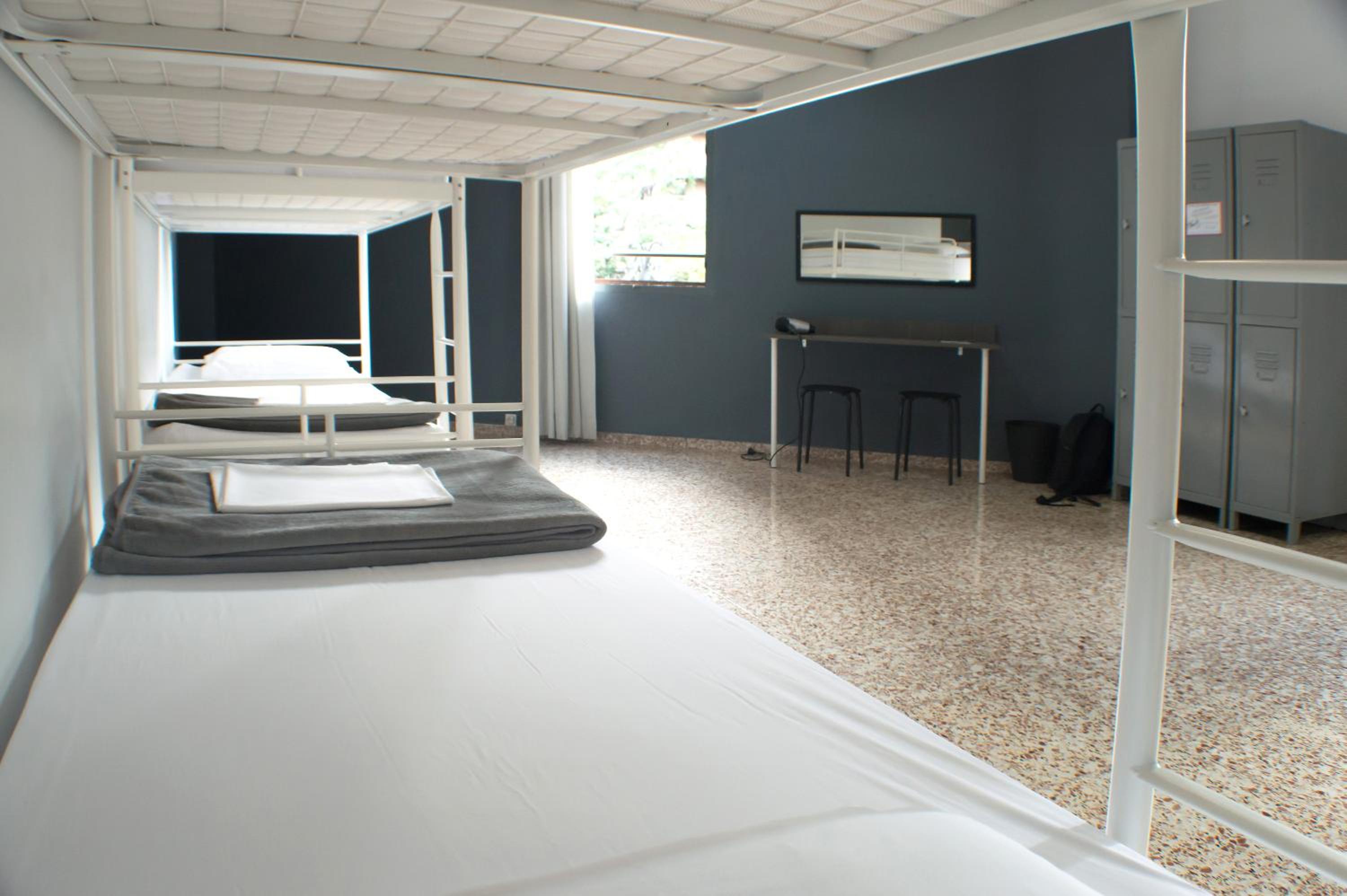 Quart Youth Hostel & Apartments