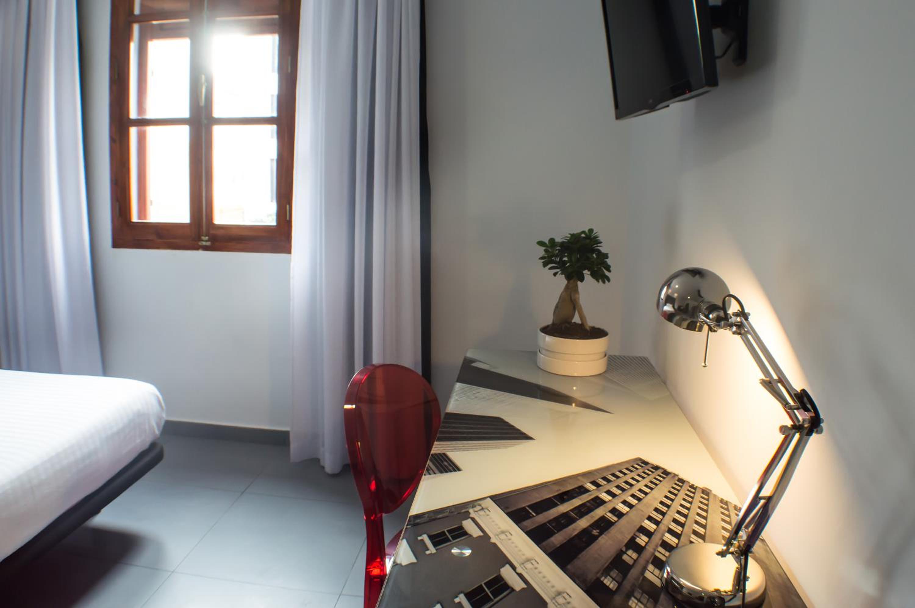 Quart Youth Hostel & Apartments