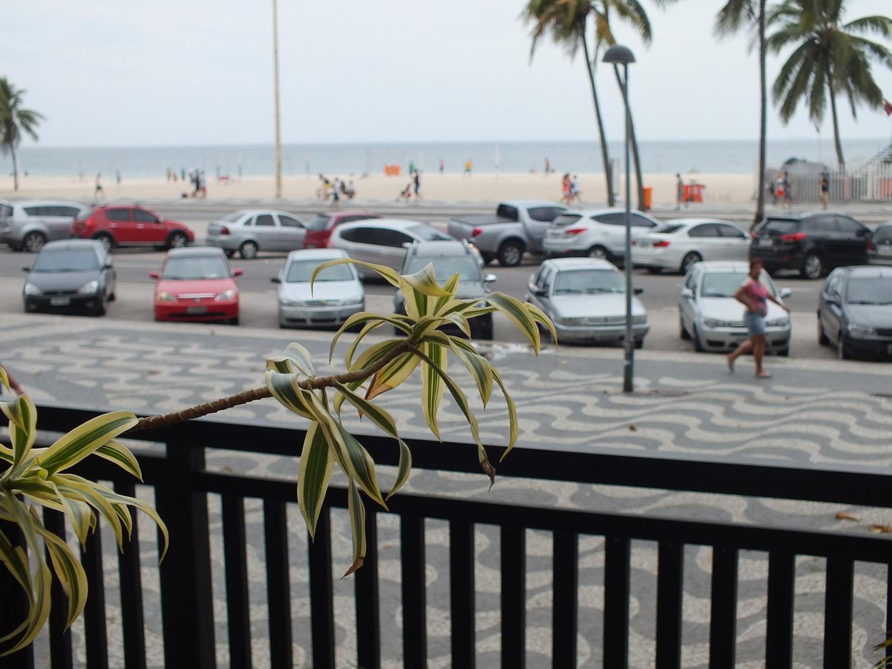 Luxo frente-mar no Leme - Vista deslumbrante da Praia do Leme, conforto e exclusividade para até 6 pessoas