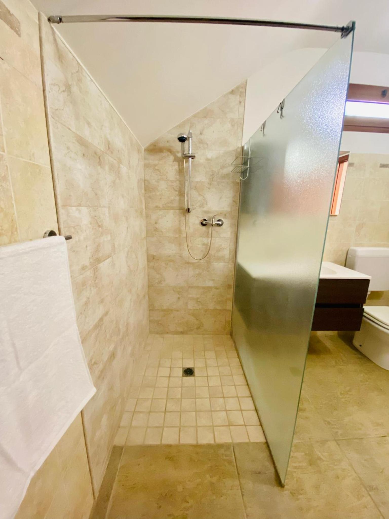 Real Home en Ruffano — bathroom