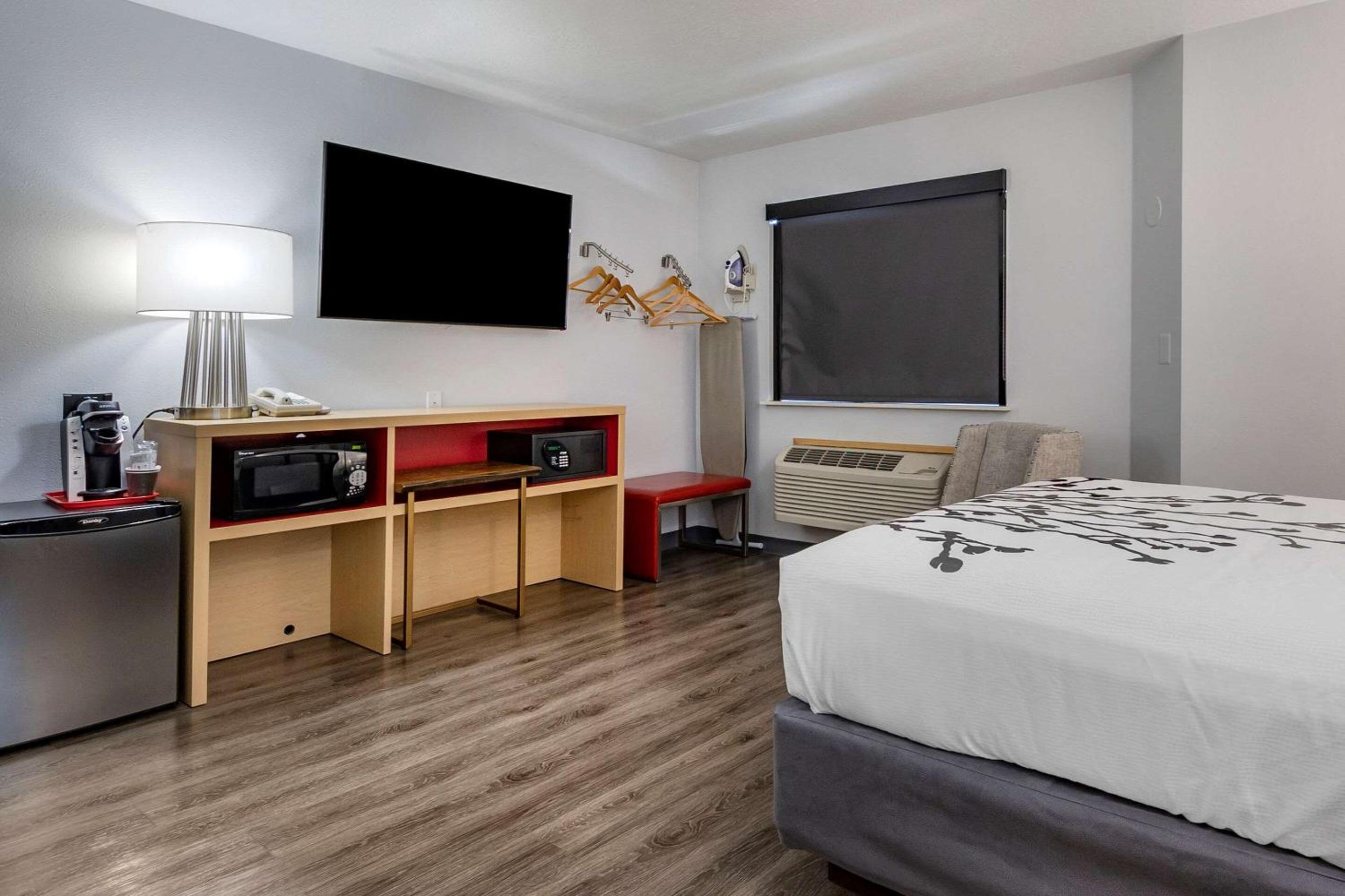 Sleep Inn  Suites - Property Image 3