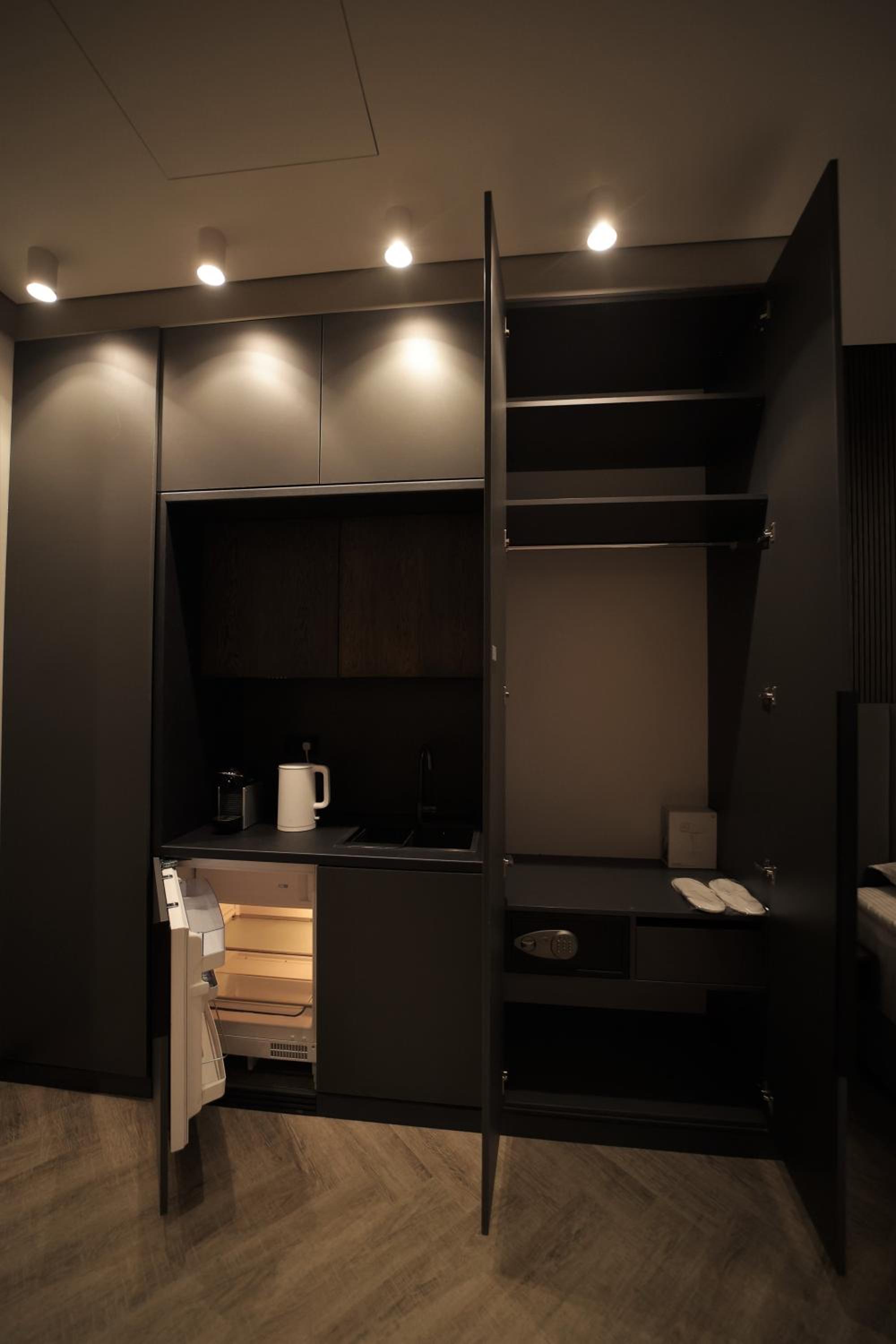 AVENUE RESIDENCE by AY North Avenue