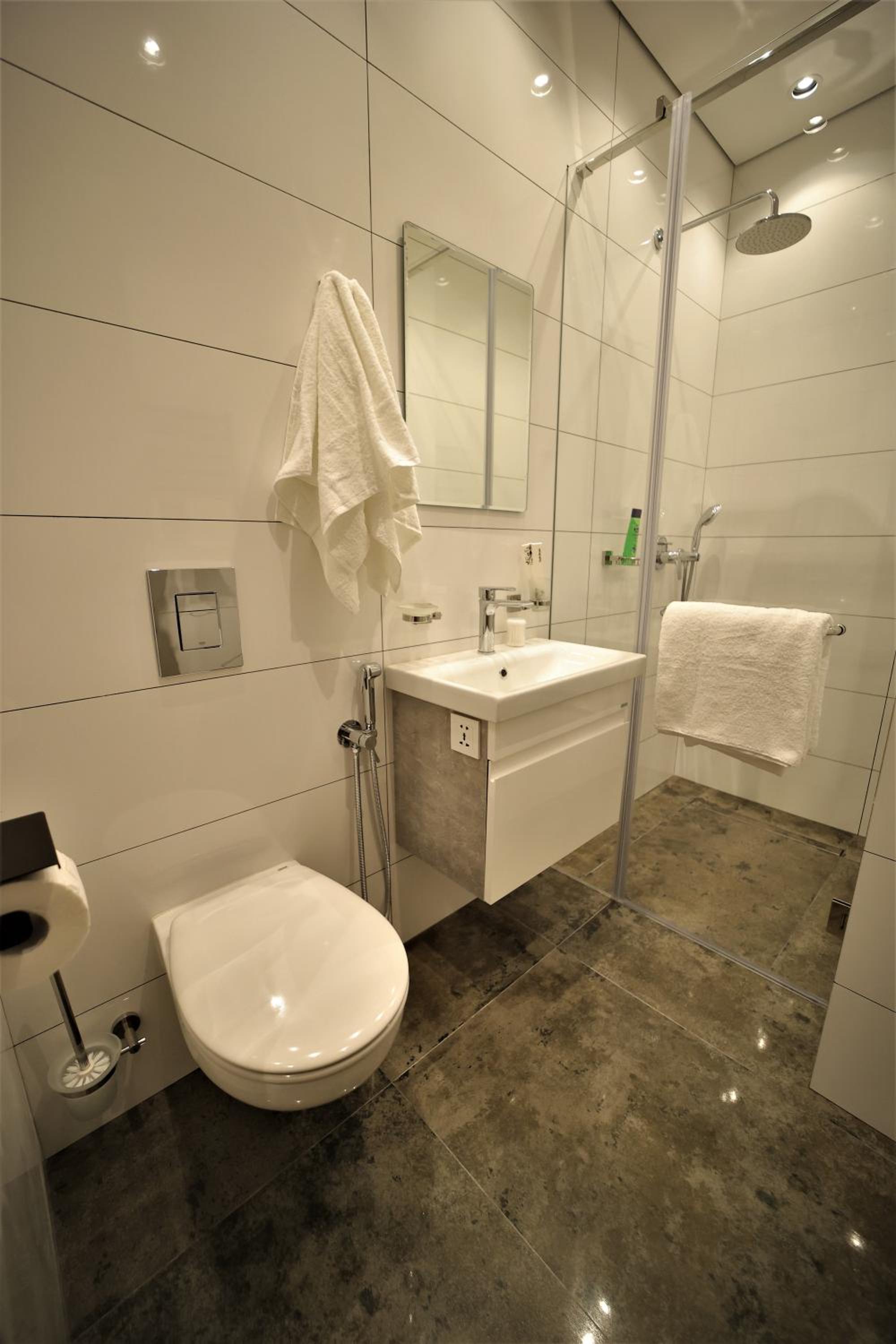 AVENUE RESIDENCE by AY North Avenue