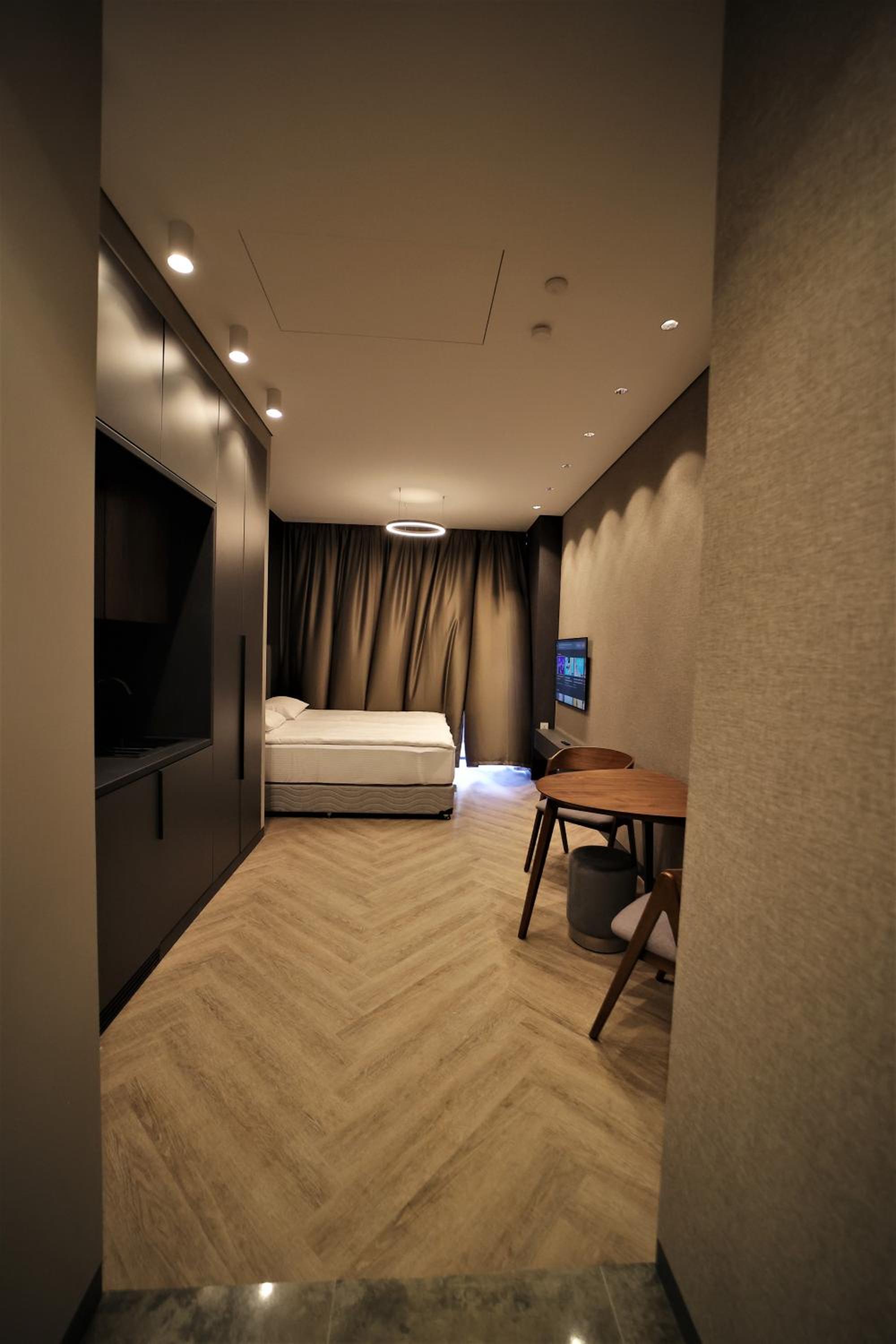 AVENUE RESIDENCE by AY North Avenue