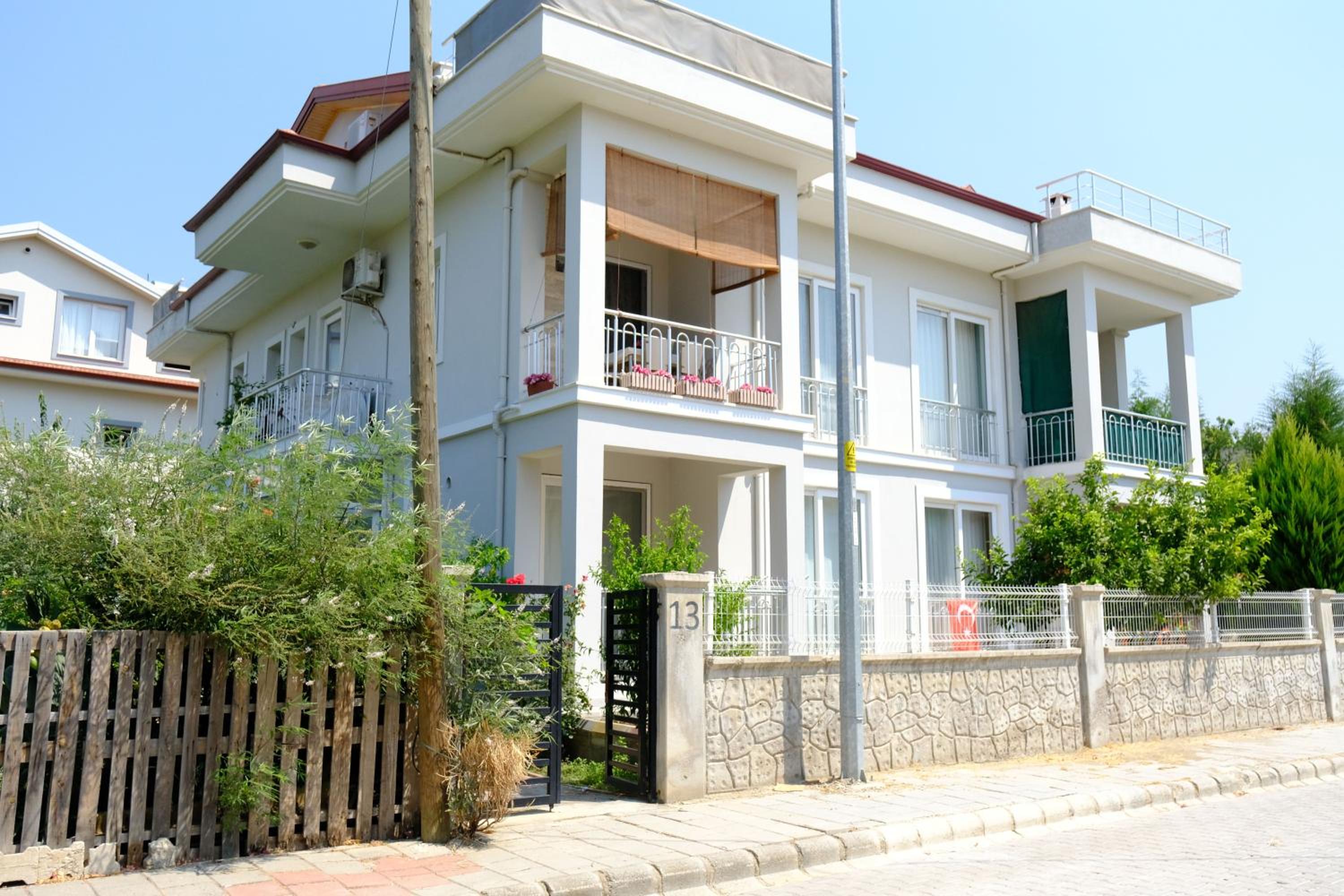 Photo 11