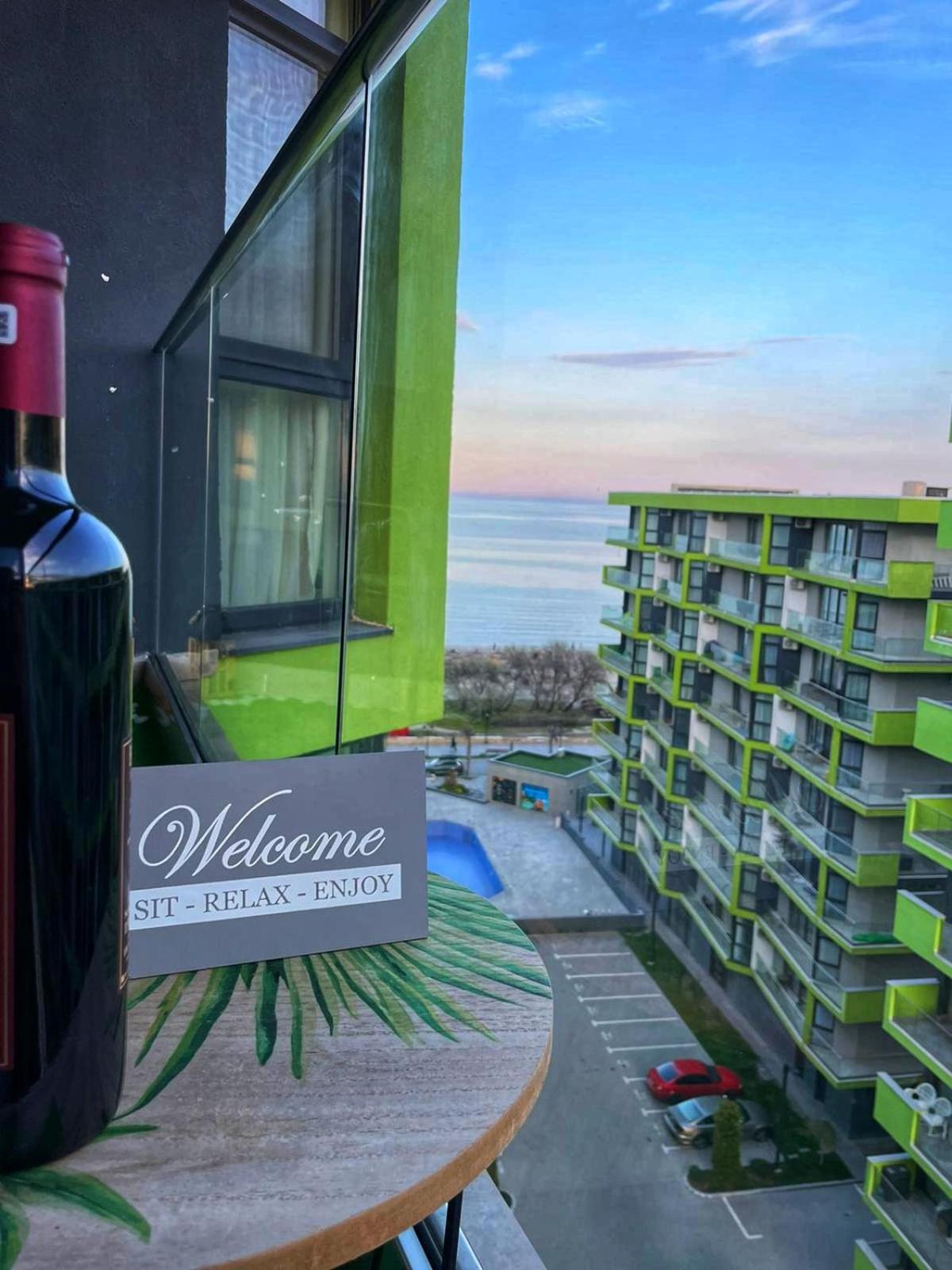 Whata View Studio Alezzi Beach view 2