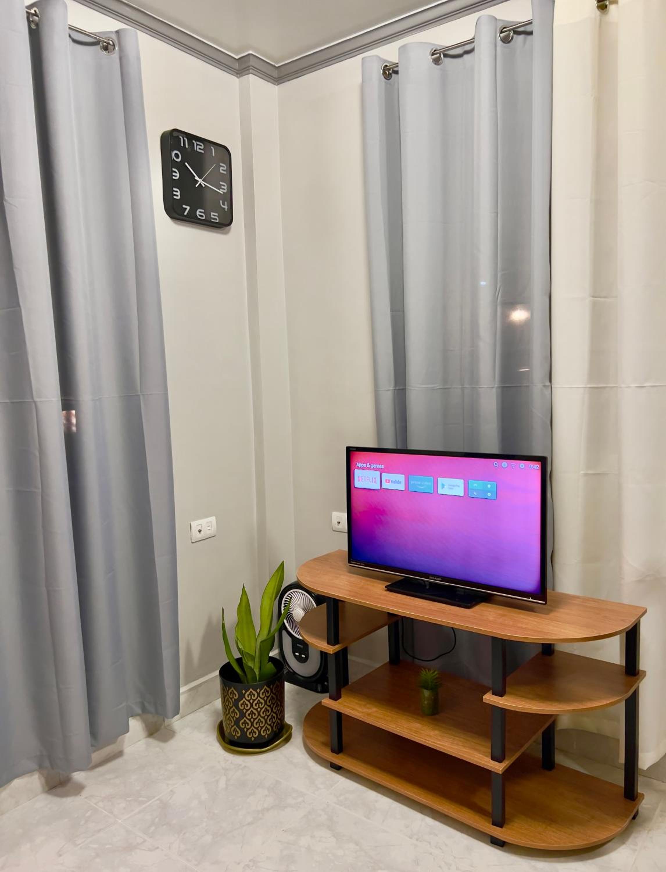 Modern Vacation Home Apartelle Near Centro view 4