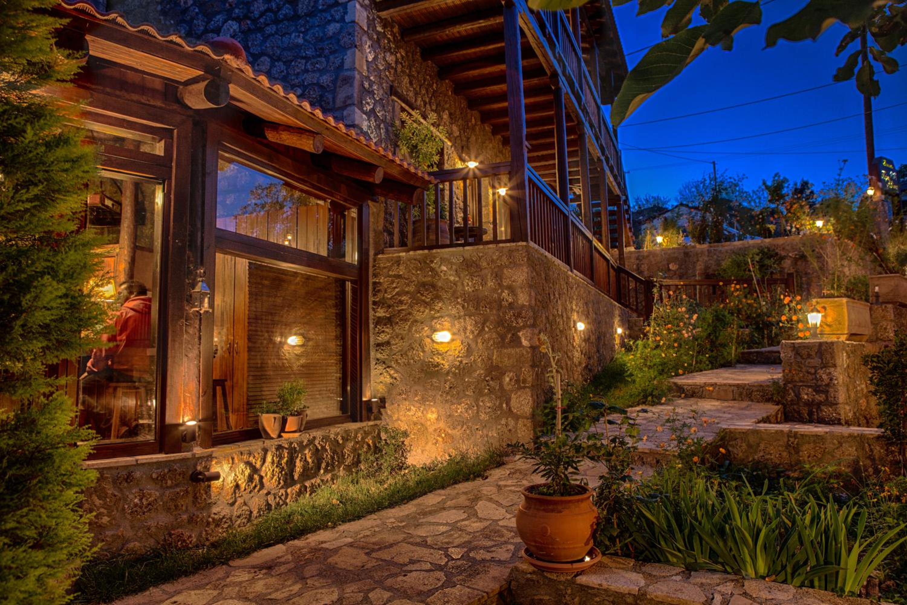 Pera Alonia Guest House