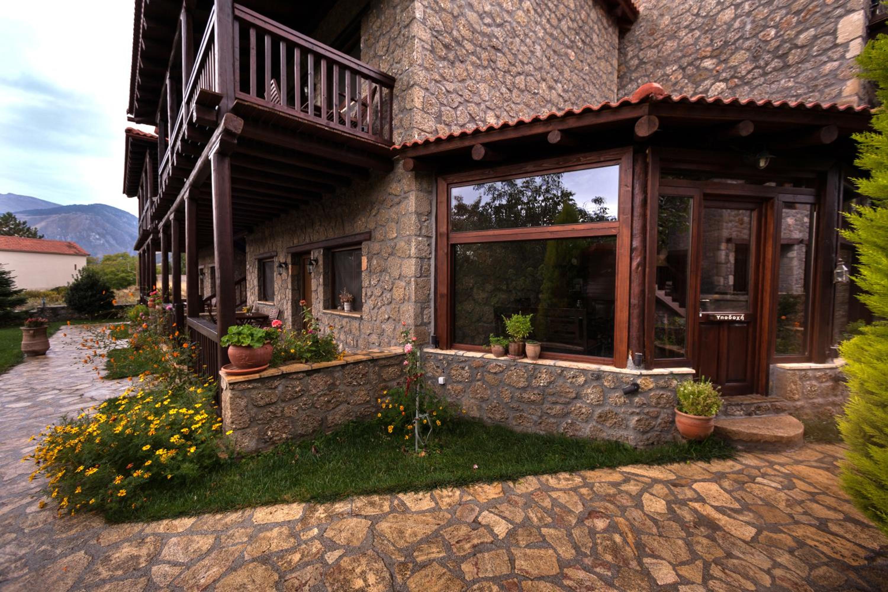 Pera Alonia Guest House