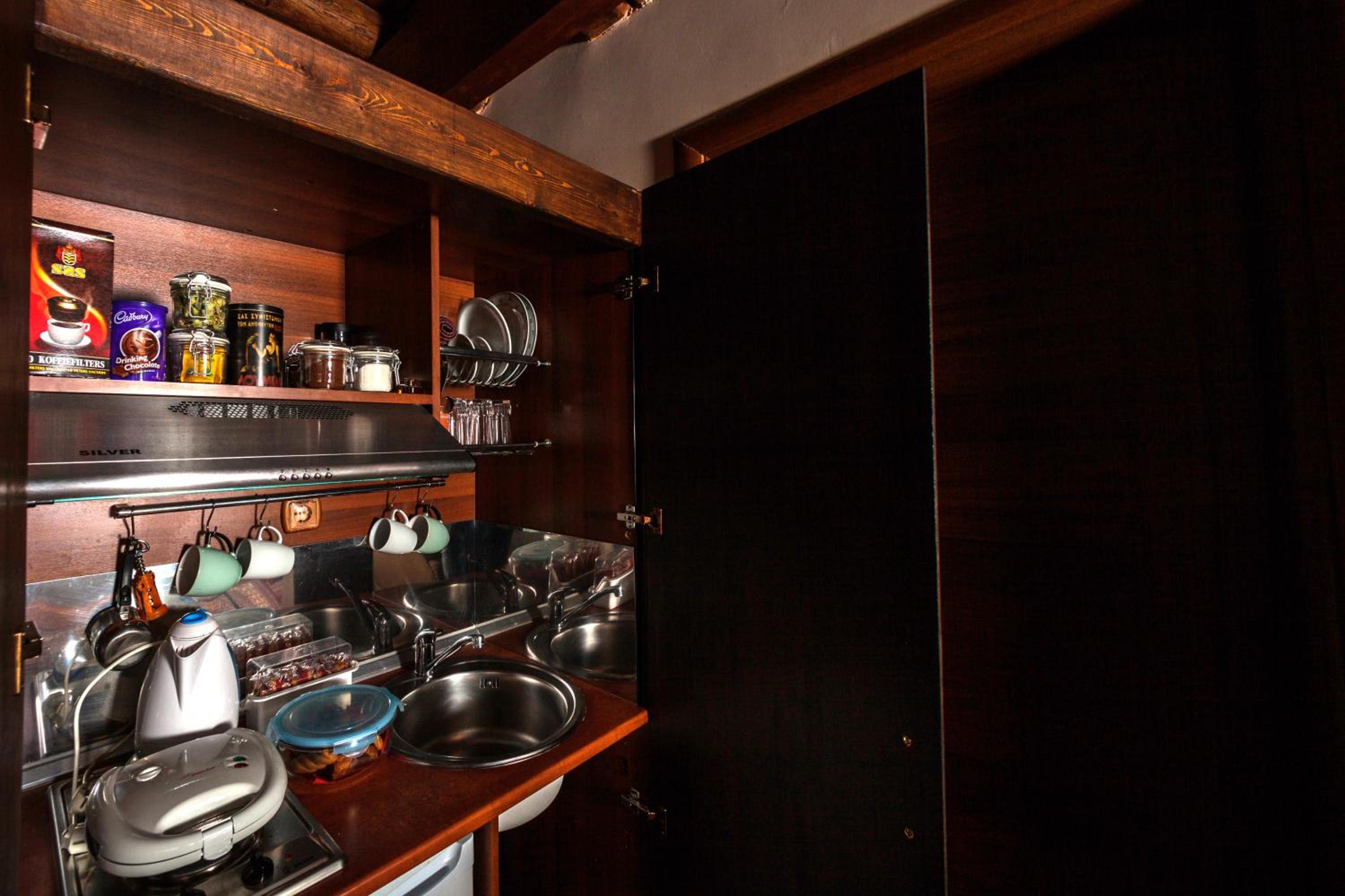 Pera Alonia Guest House