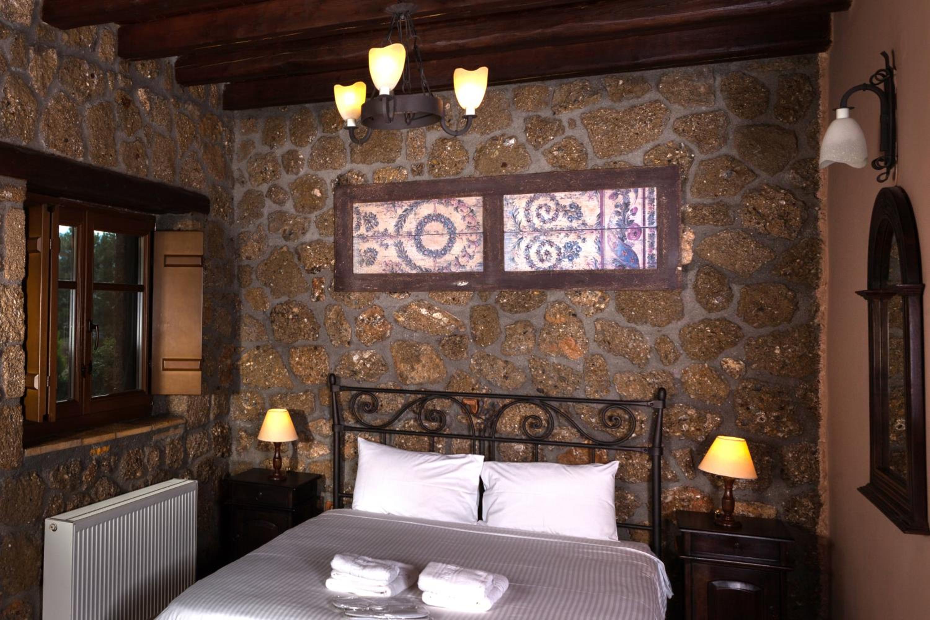 Pera Alonia Guest House