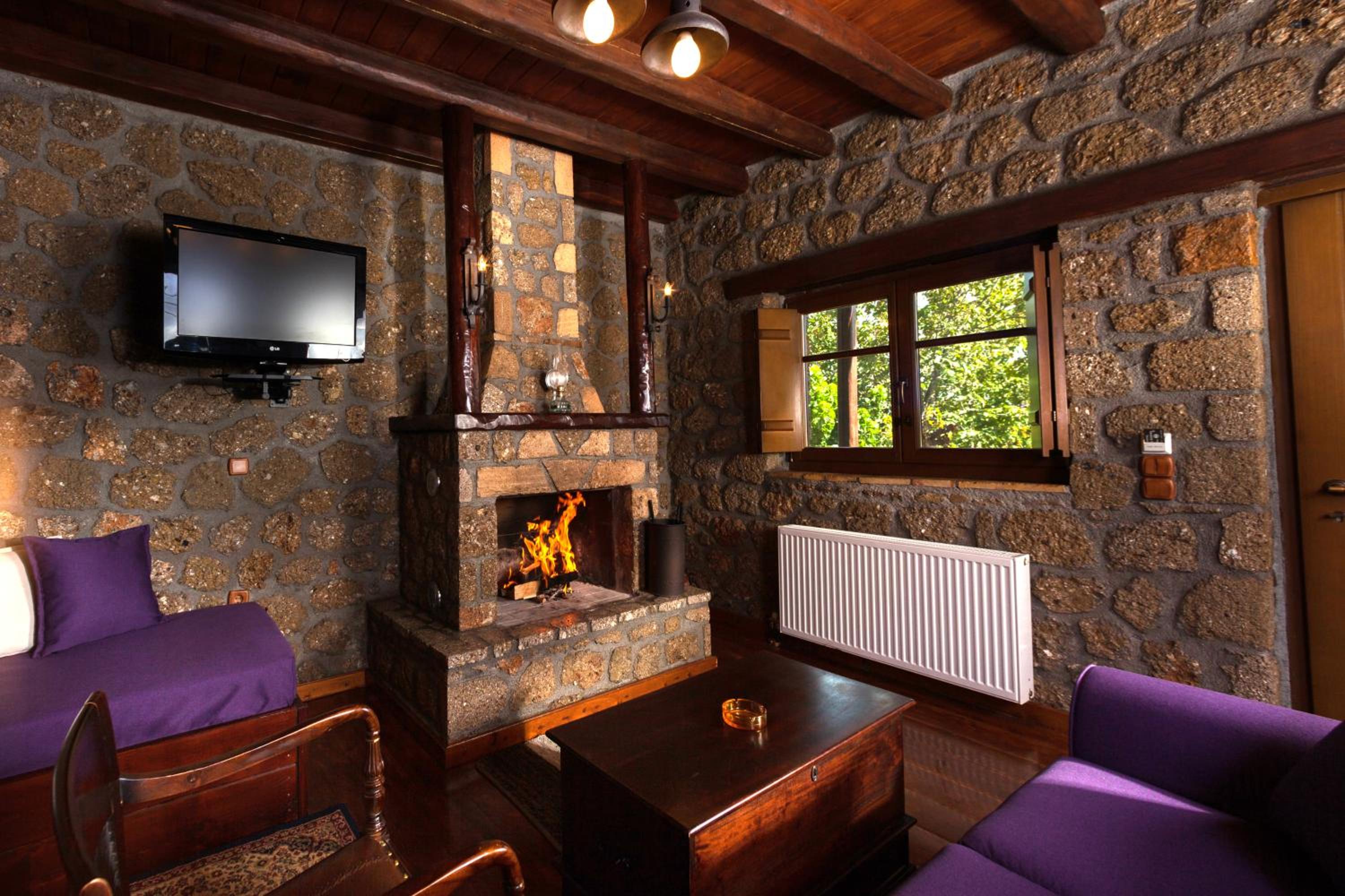 Pera Alonia Guest House