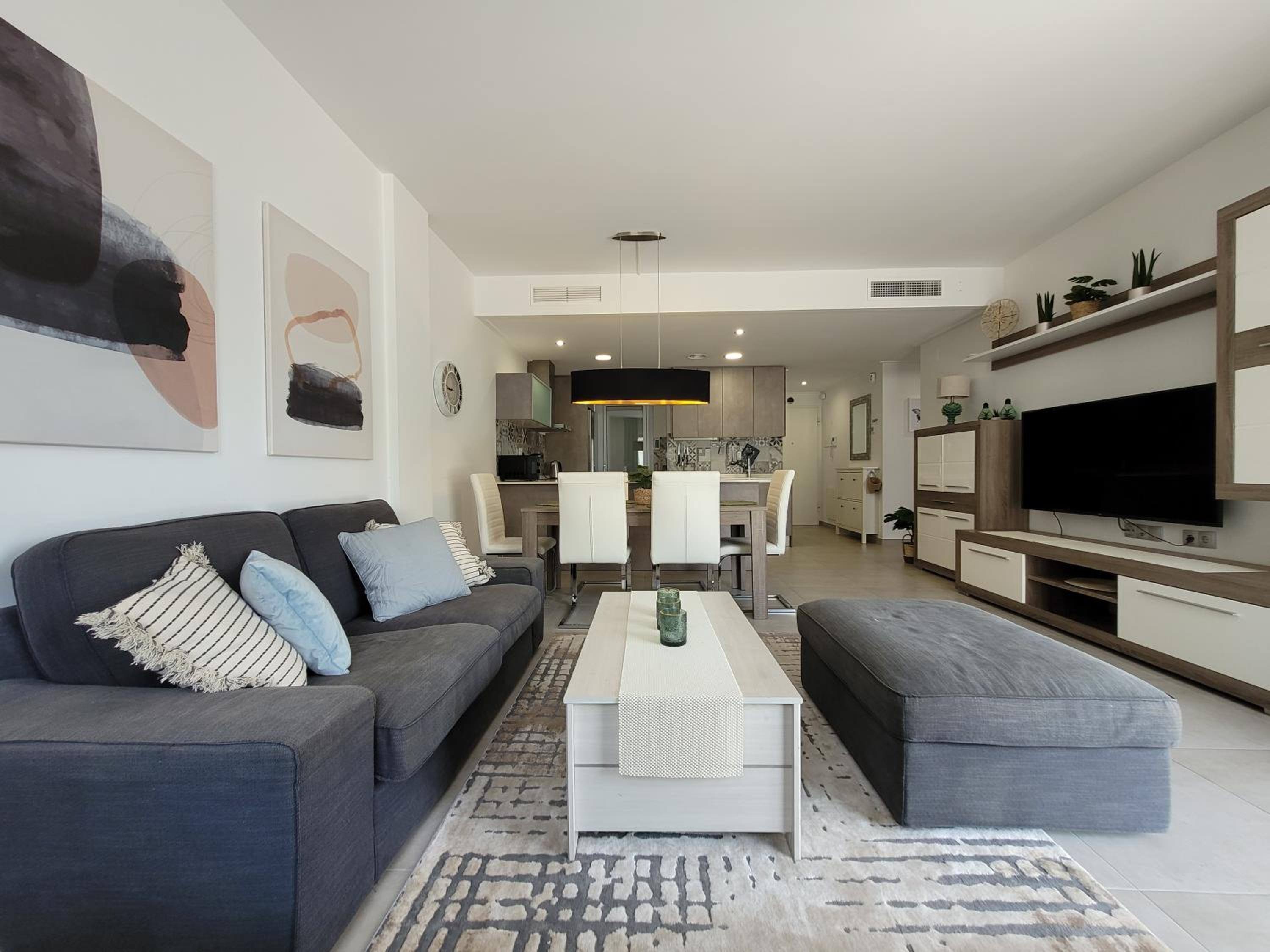 Modern Luxury Apartment with Pool & Terrace PMT01 view 4