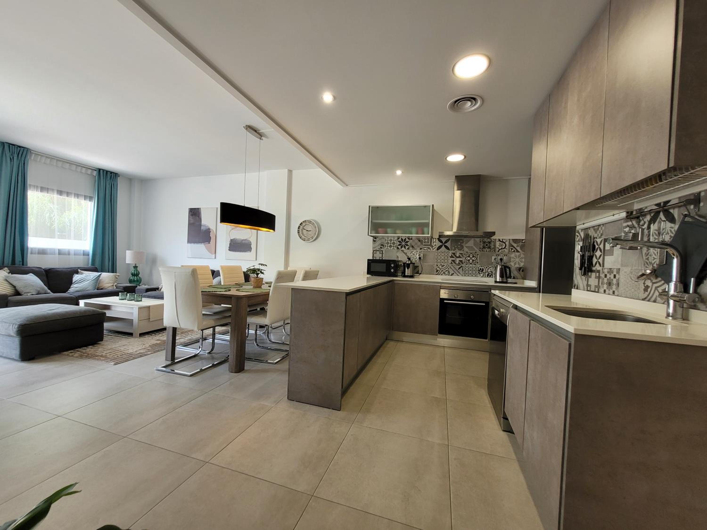 Modern Luxury Apartment with Pool & Terrace PMT01 view 5