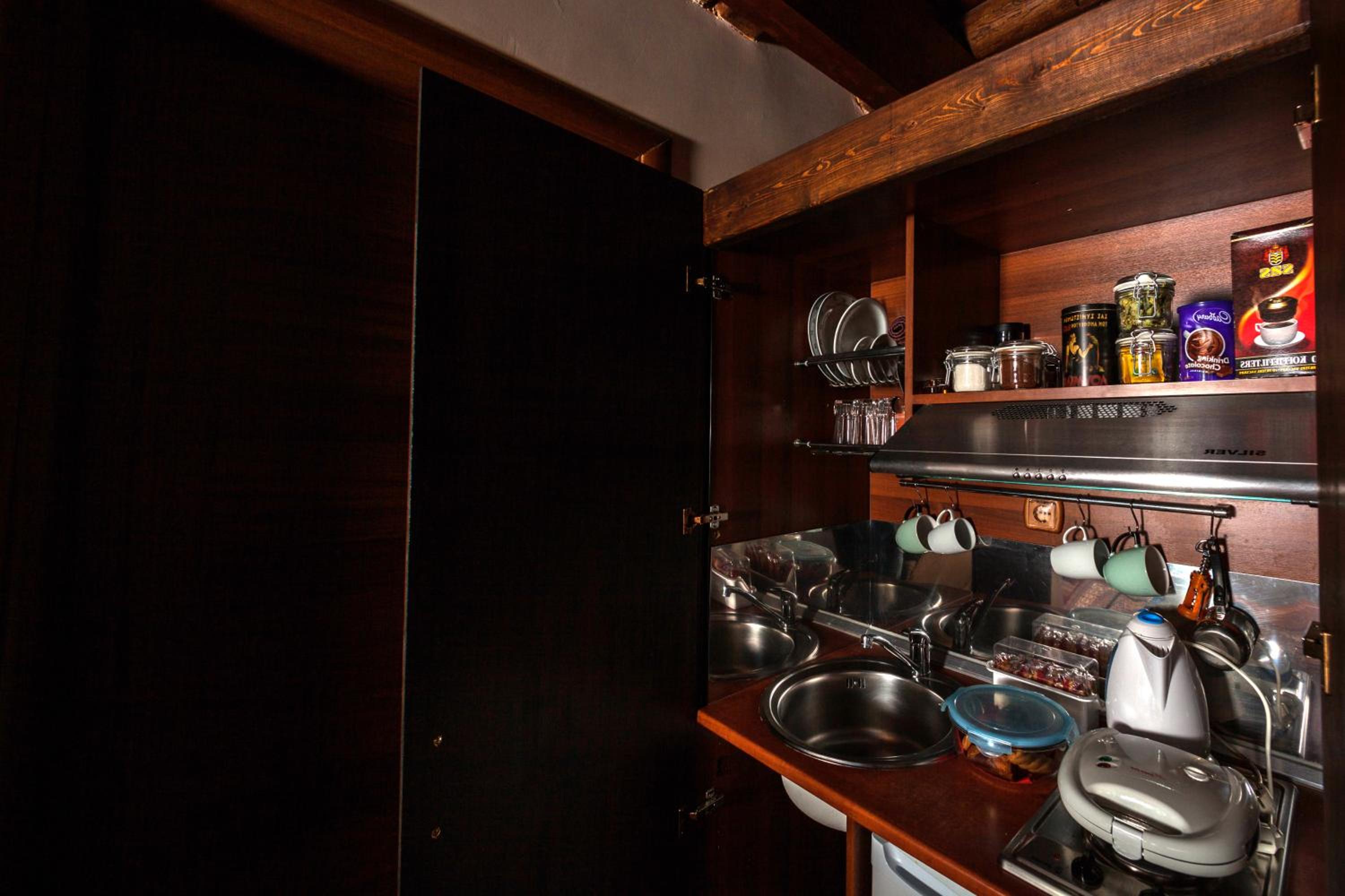 Pera Alonia Guest House