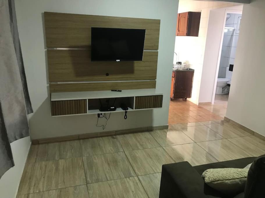 Casa com 2 quartos agradáveis com ar condicionado