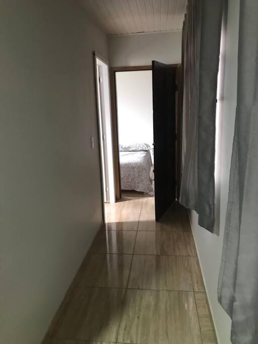 Casa com 2 quartos agradáveis com ar condicionado