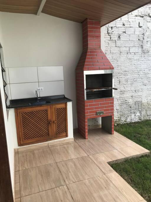 Casa com 2 quartos agradáveis com ar condicionado