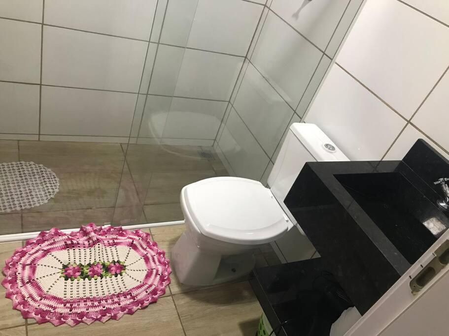Casa com 2 quartos agradáveis com ar condicionado