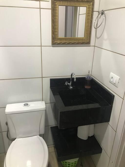 Casa com 2 quartos agradáveis com ar condicionado