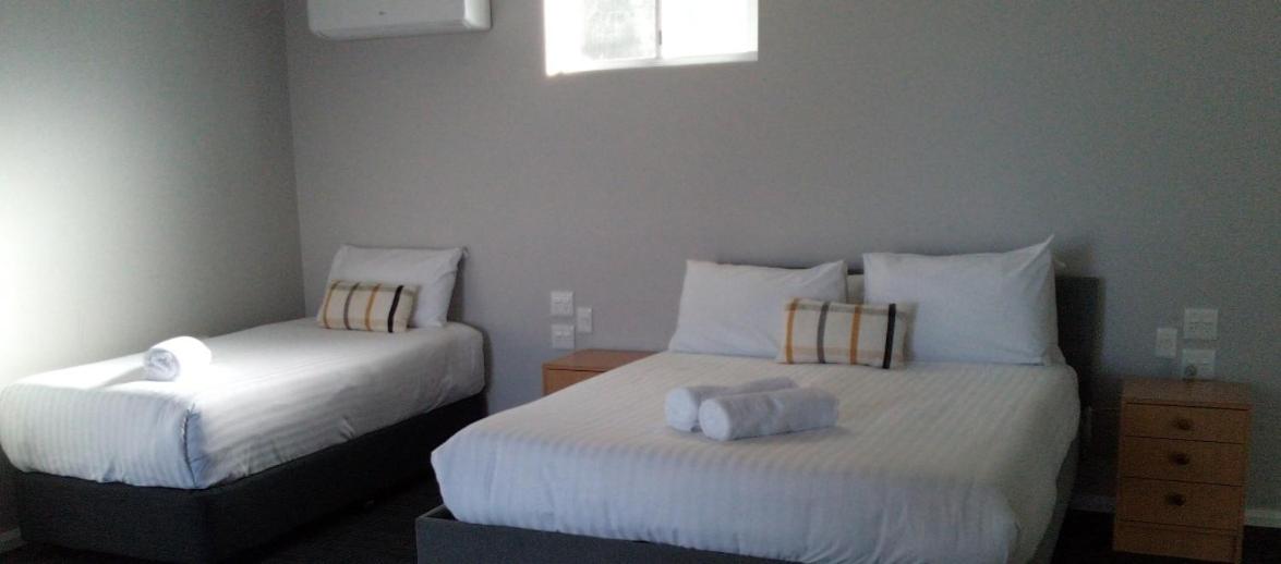 Hive Hotel, Moruya