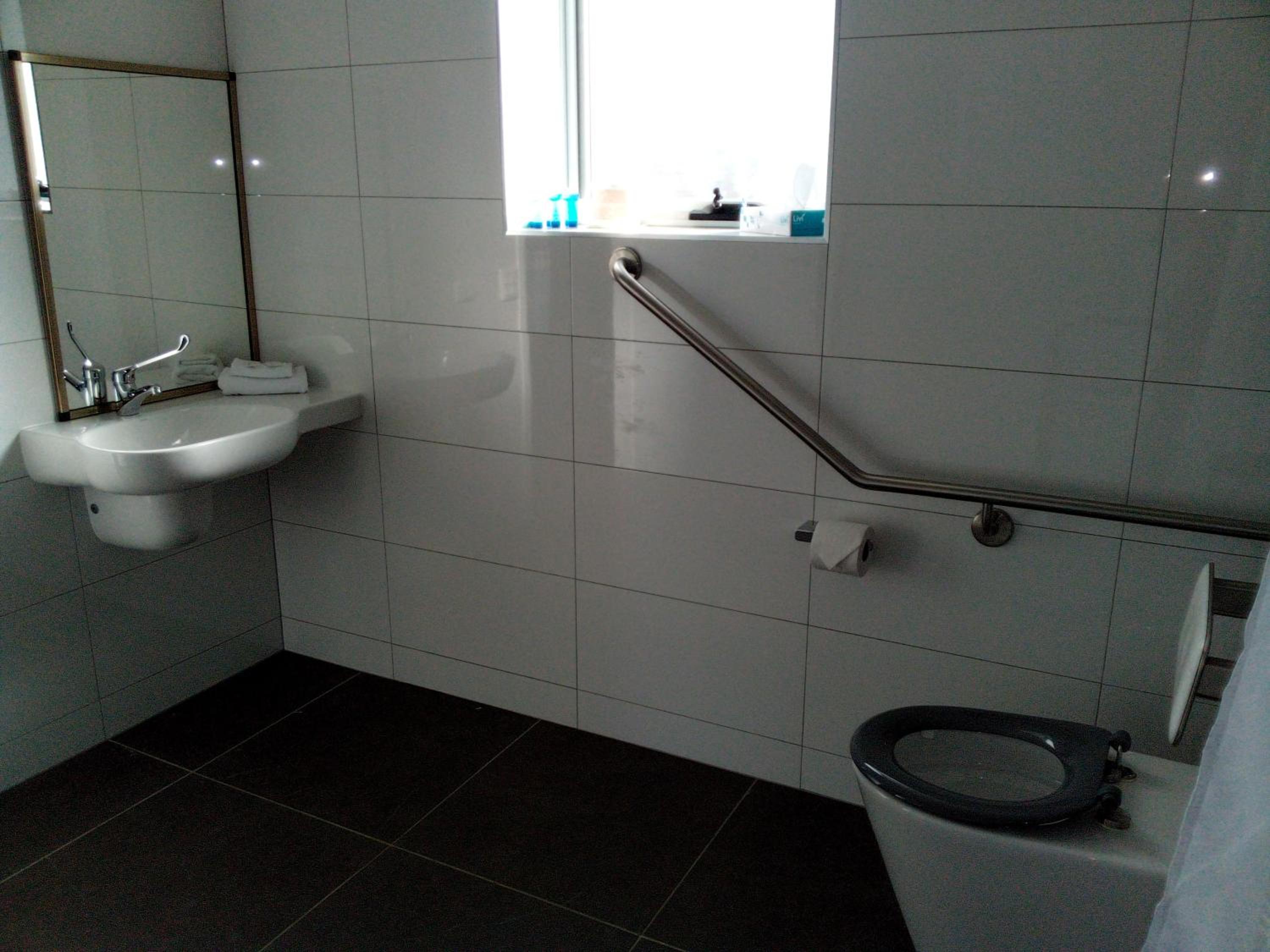 Hive Hotel, Moruya