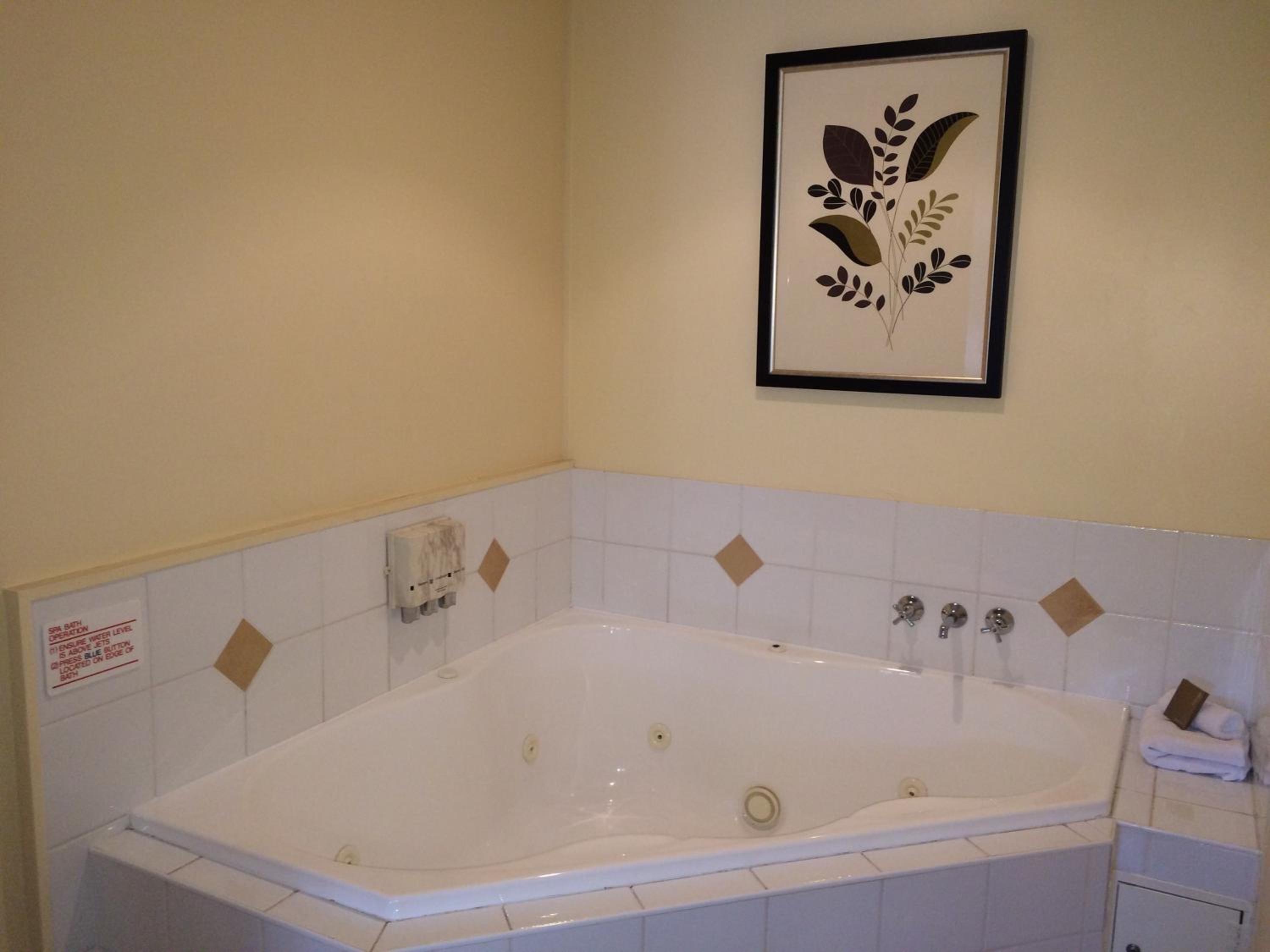 Cotswold Motor Inn