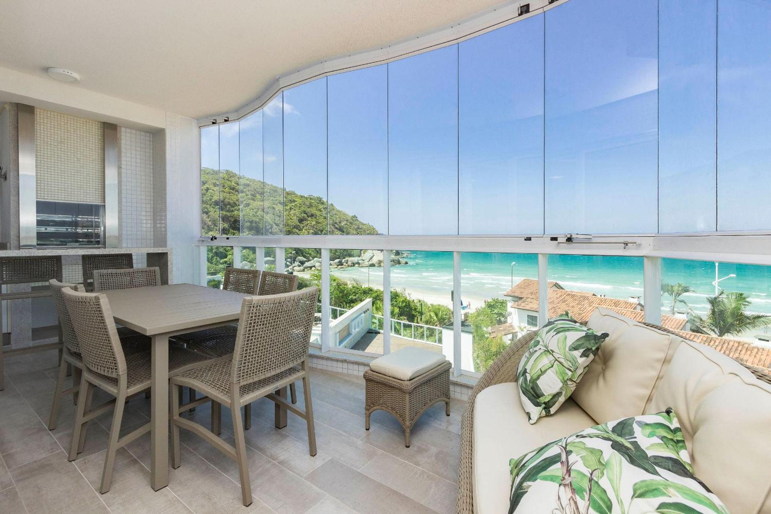 Varandas do Atlântico 401-A – Apartamento de Alto Padrão com Vista Panorâmica para o Mar em Bombas.
