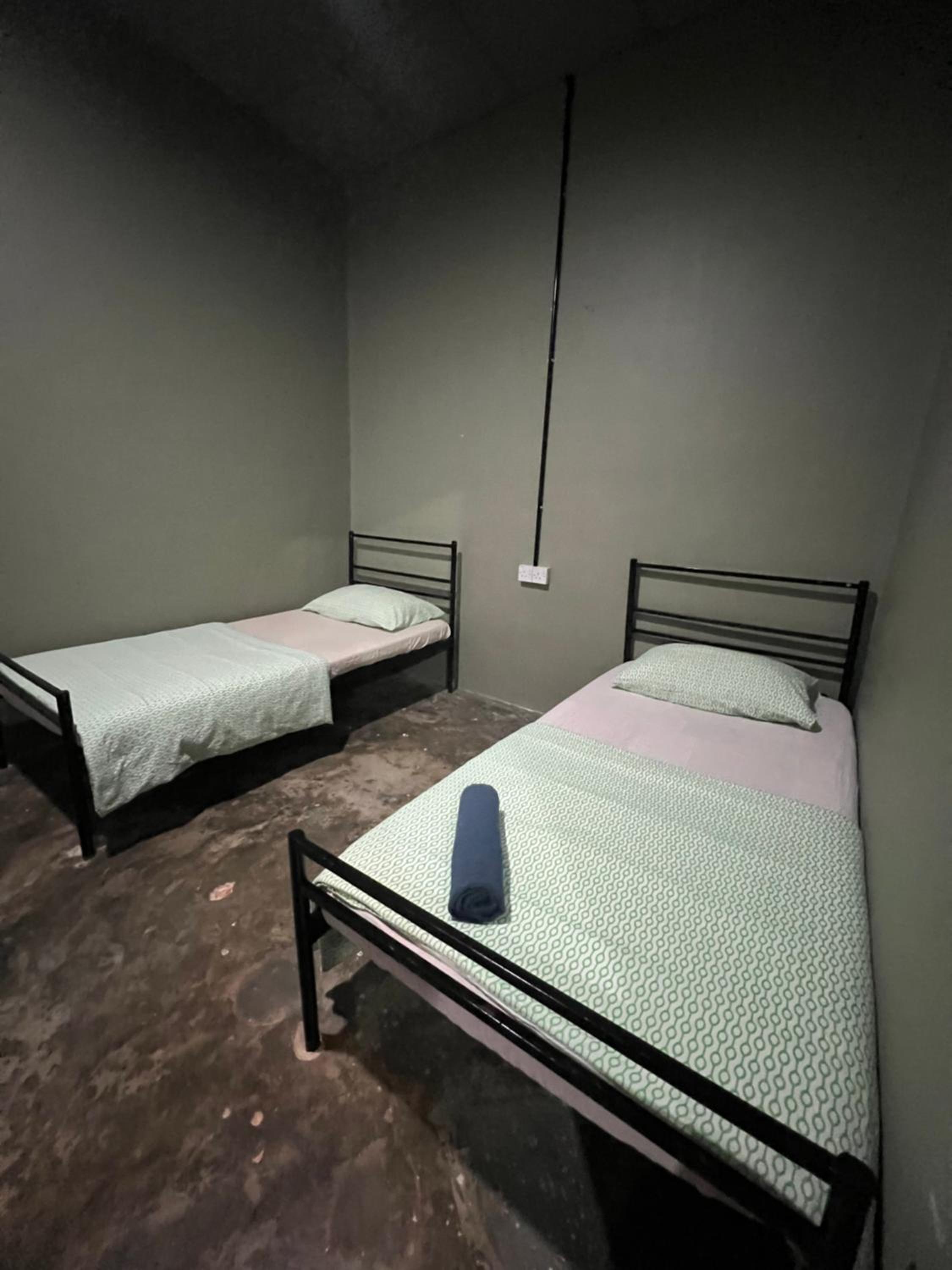 TheAtbas Homestay 7 in Seri Iskandar 3 Bedroom WiFi Unifi photo 6