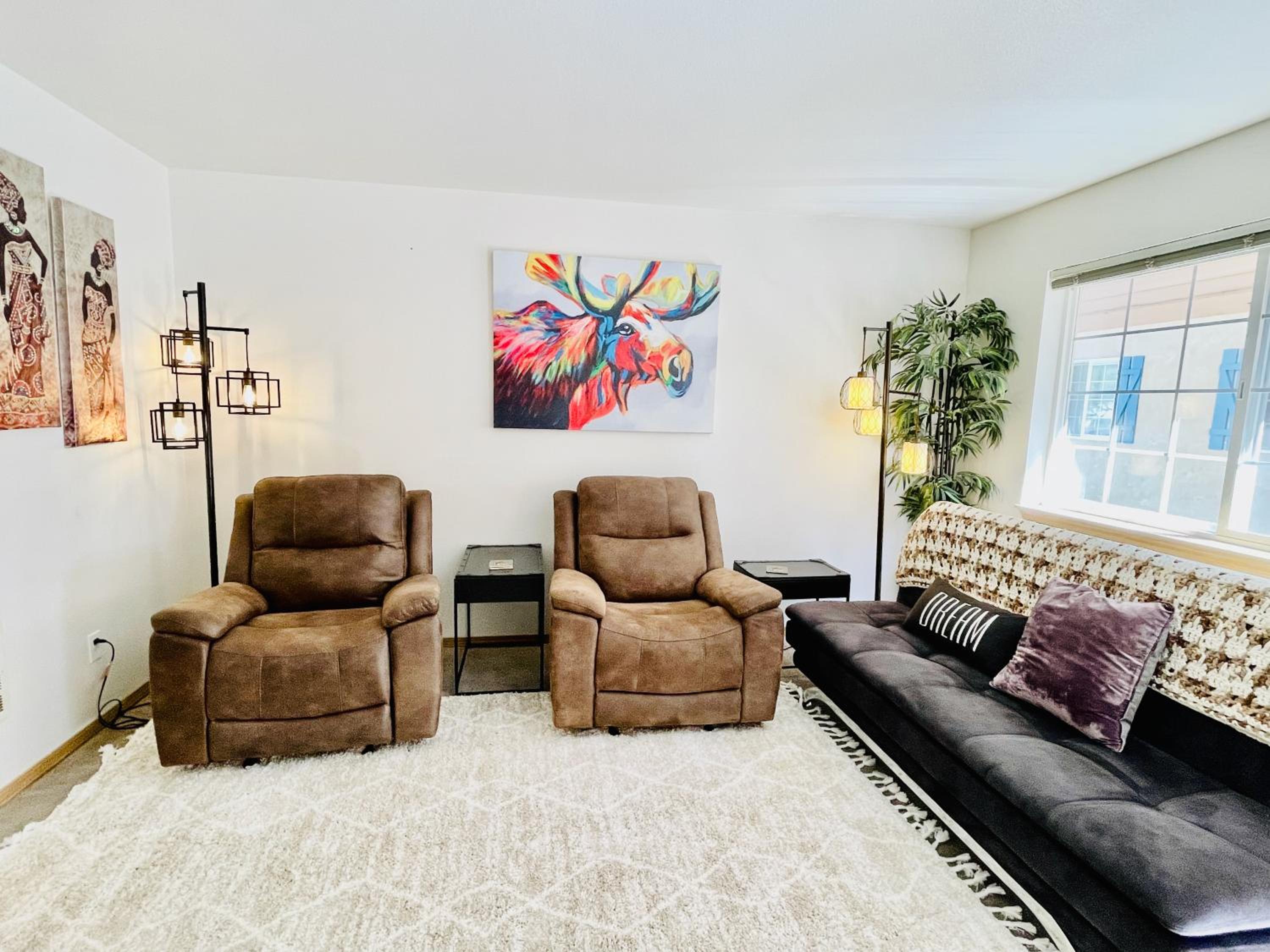 Luxe Cottage Leavenworth view 2