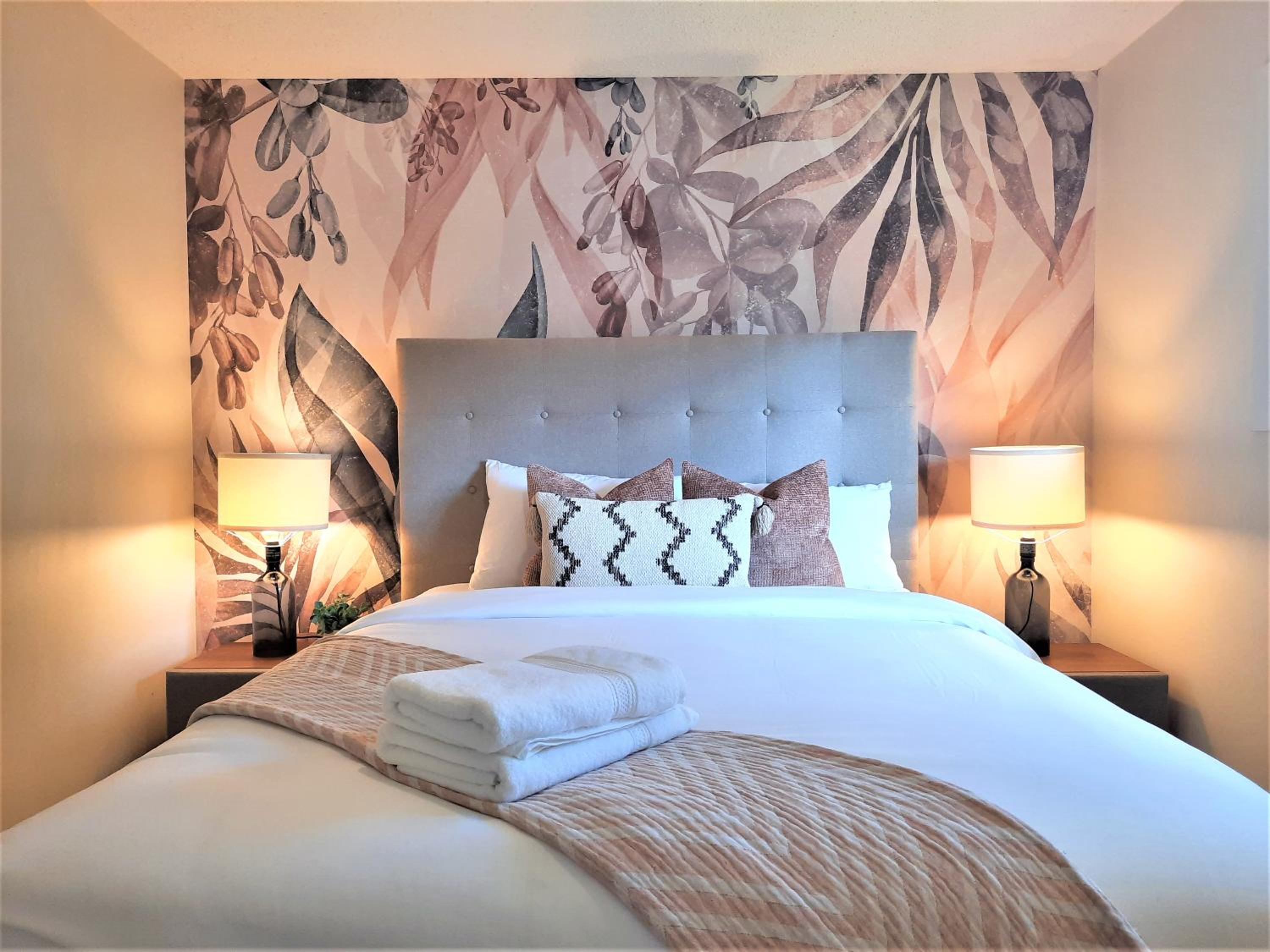 Luxury Home By North Glenmore Park