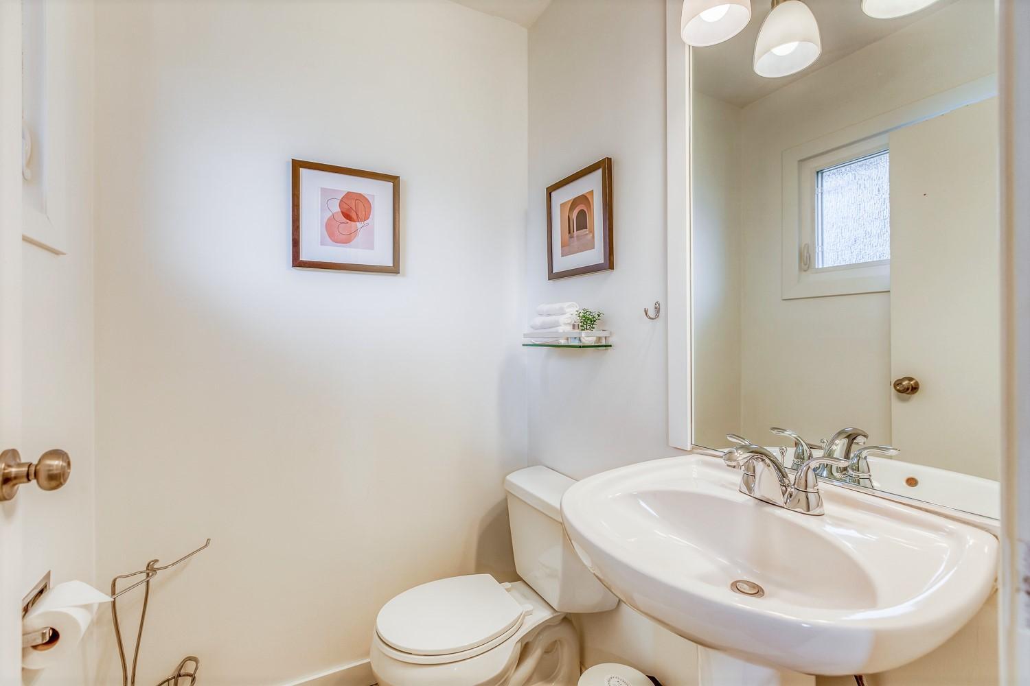 Luxury Home By North Glenmore Park