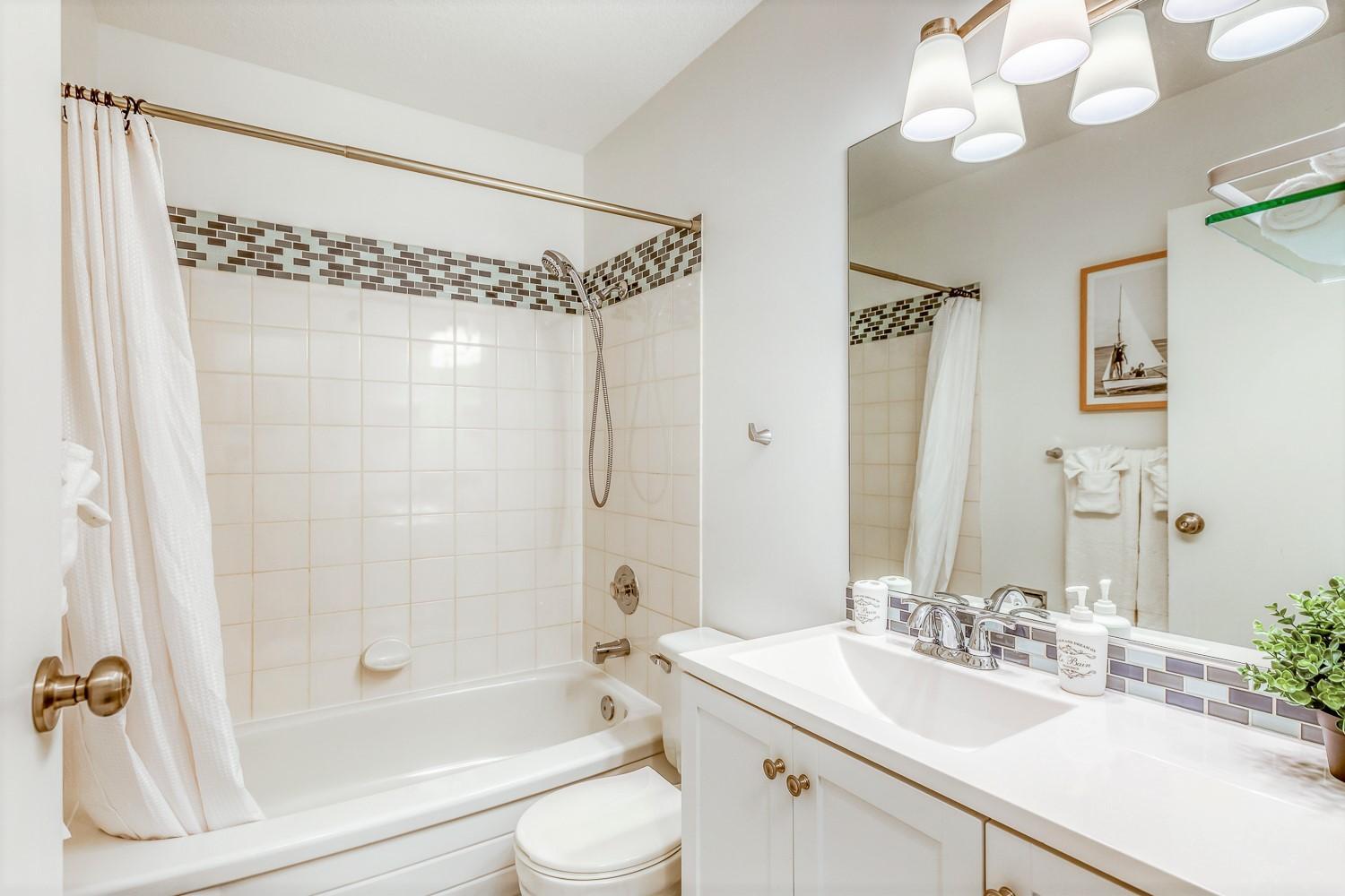 Luxury Home By North Glenmore Park