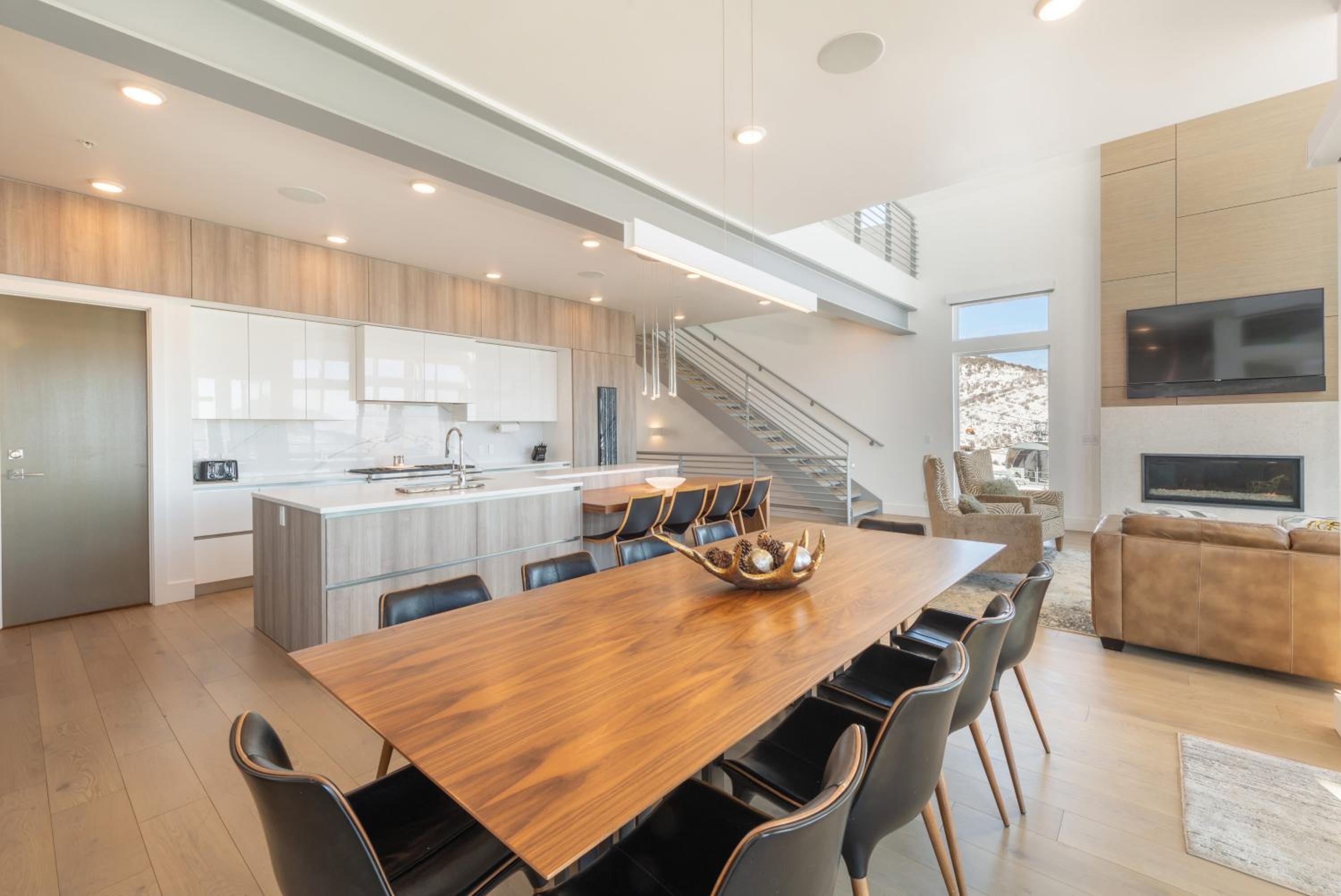 Slopeside Luxury at Apex, Ski-in/out, 4 King Suites, Private Hot Tub, Clubhouse with Pool and Gym view 4